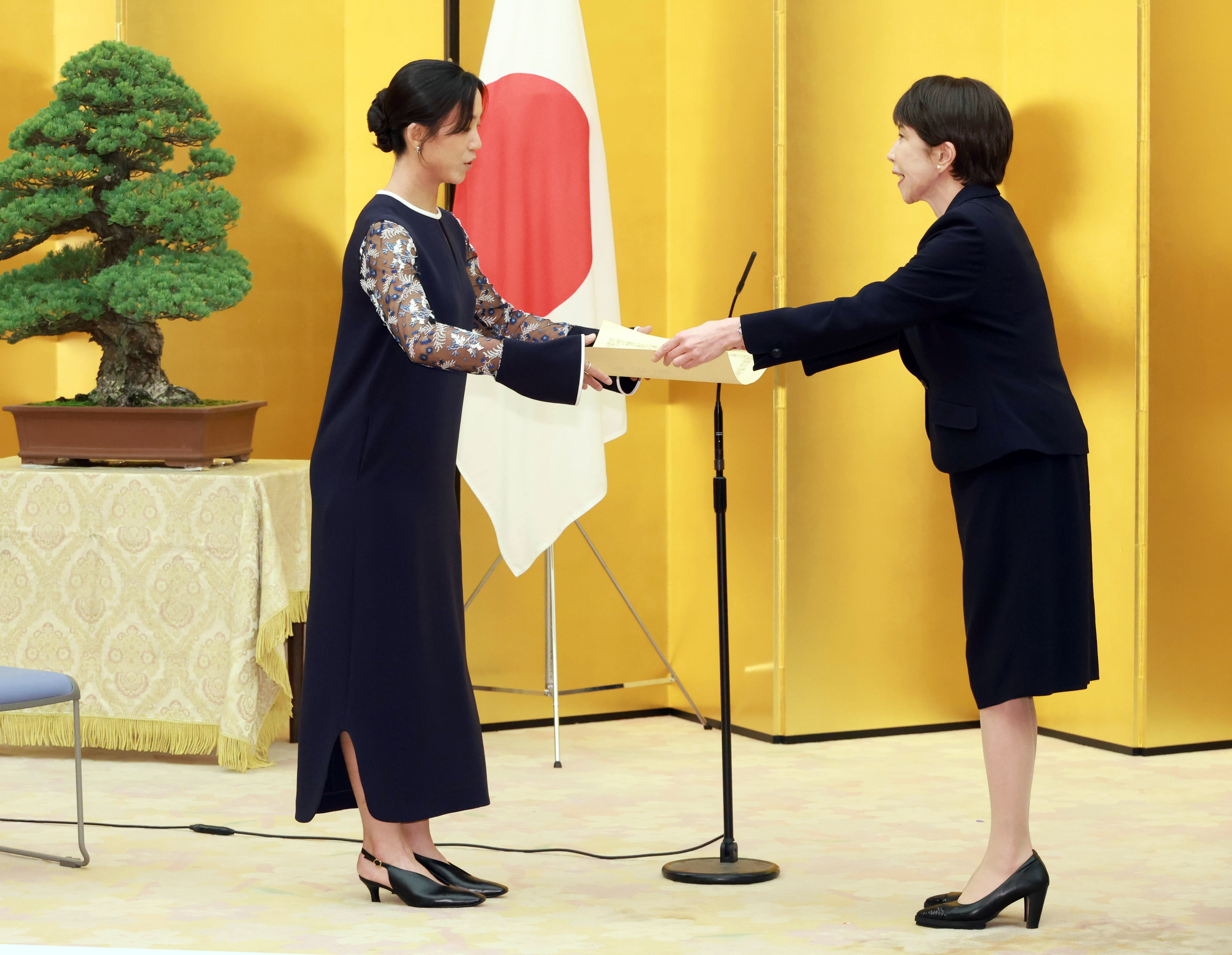 高木美帆 直筆サインカード 60枚限定 BBM CROWN 国民栄誉賞 YCKPN7XUVBL4DMFNMV772HOVWE.jpg
