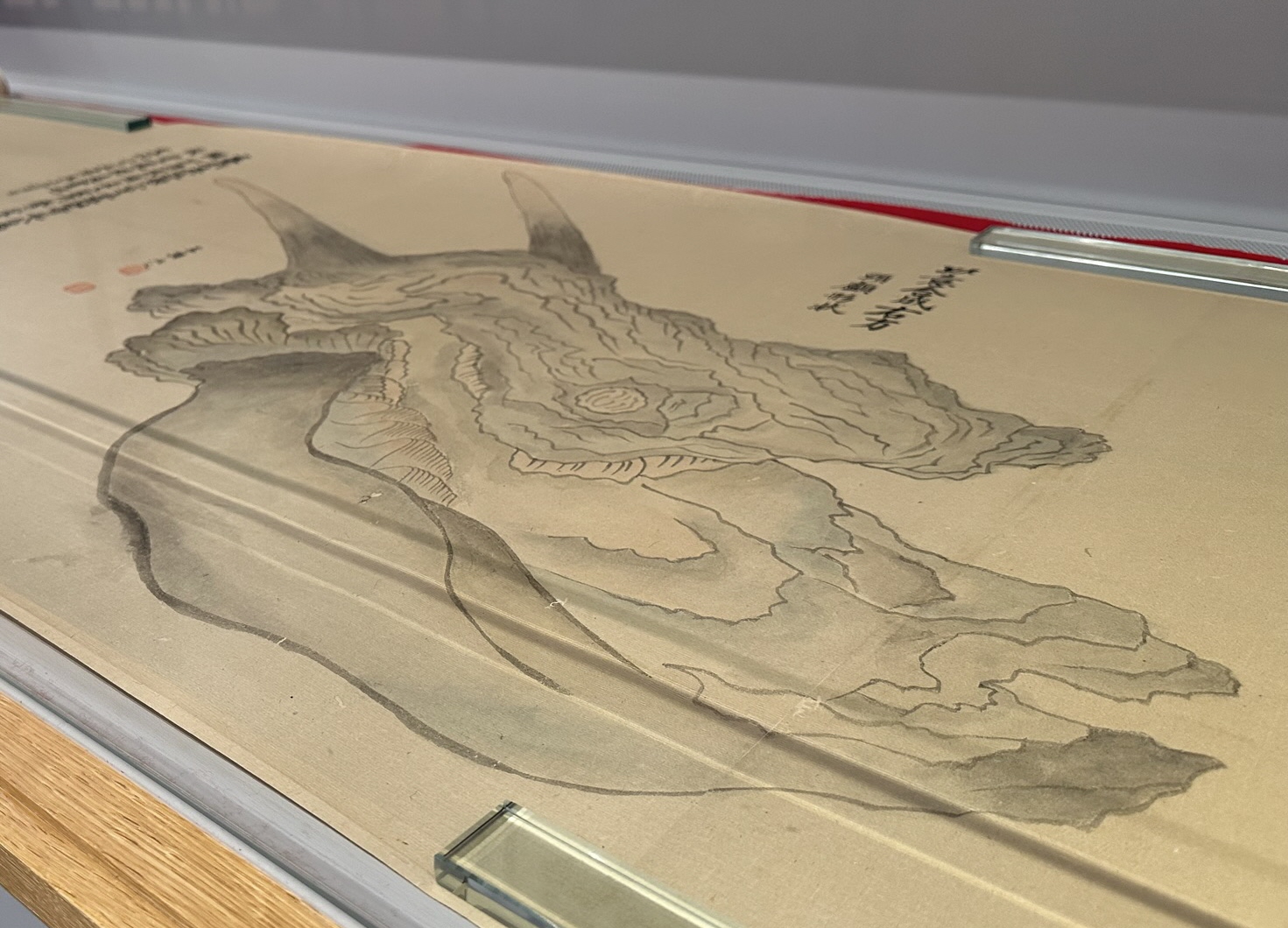 江戸時代 極上龍図研出蒔絵 四段印籠 本琥珀根付 トサヒ 東里