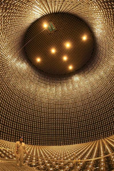 マグネシウム発光器 珍品 M-086-各色 剣菱星文様 ぐい呑 – 硝子工房 彩鳳