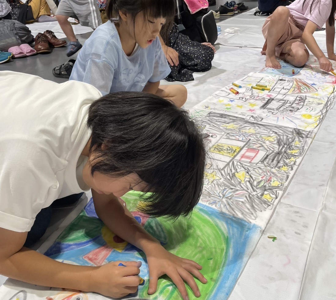 万博会場に元気のぼり アートでつながる世界の子供たち 新宮晋さん