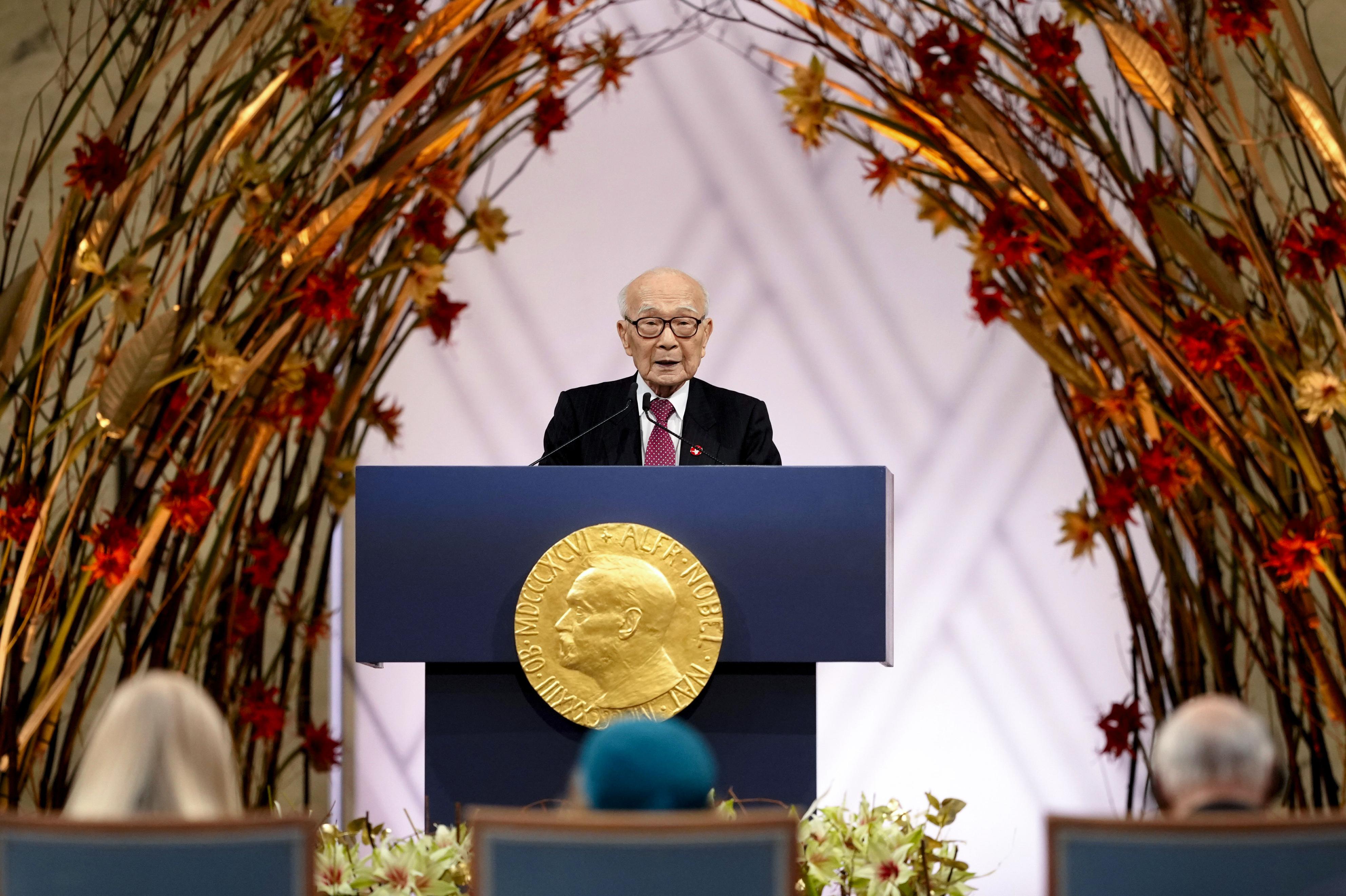 宰相の羅針盤 : 総理がなすべき政策 Amazon.co.jp: 宰相の羅針盤: 総理が