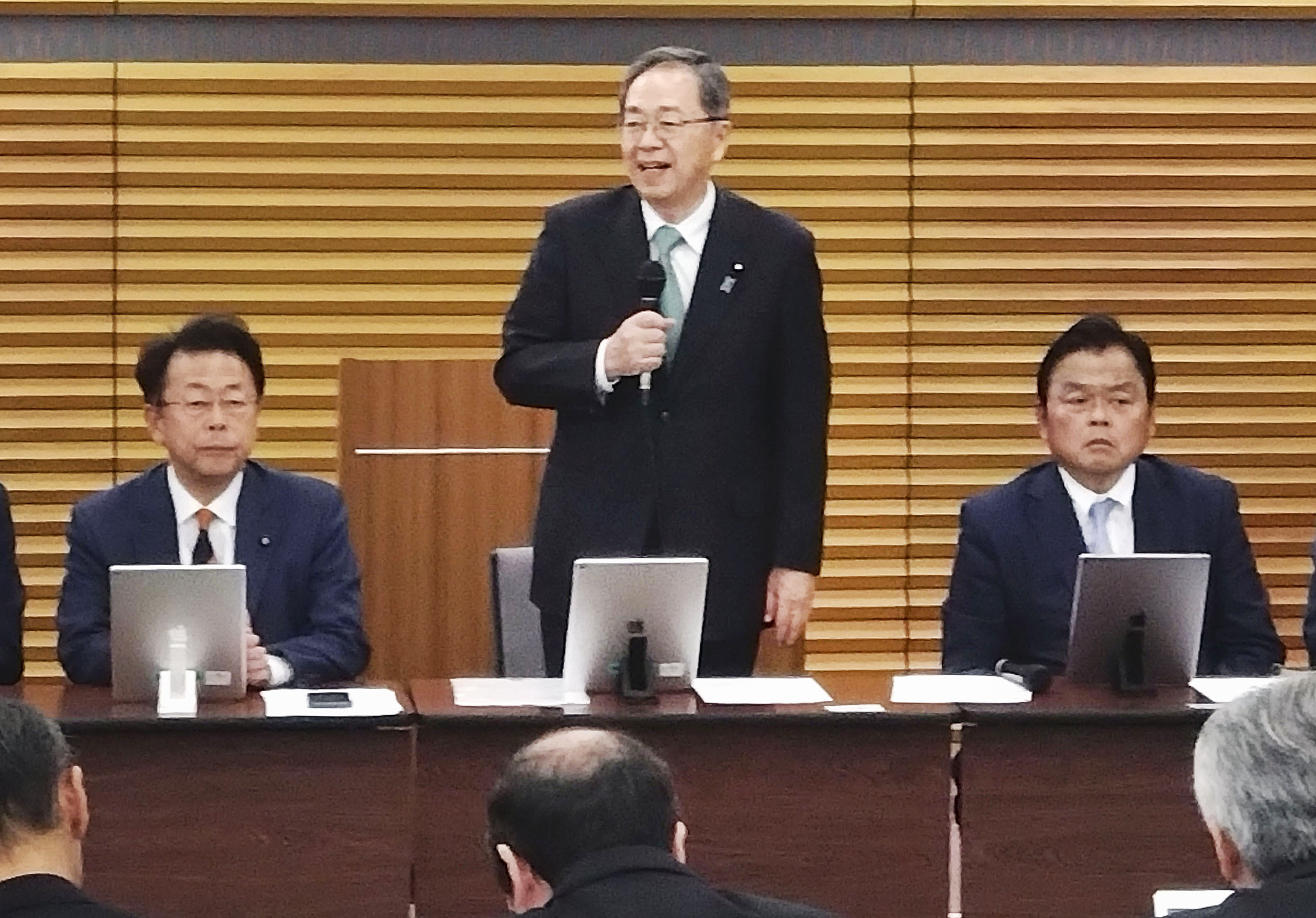 政治部取材メモ＞存立危機発言「高市首相は謝ればいい」 距離置く公明