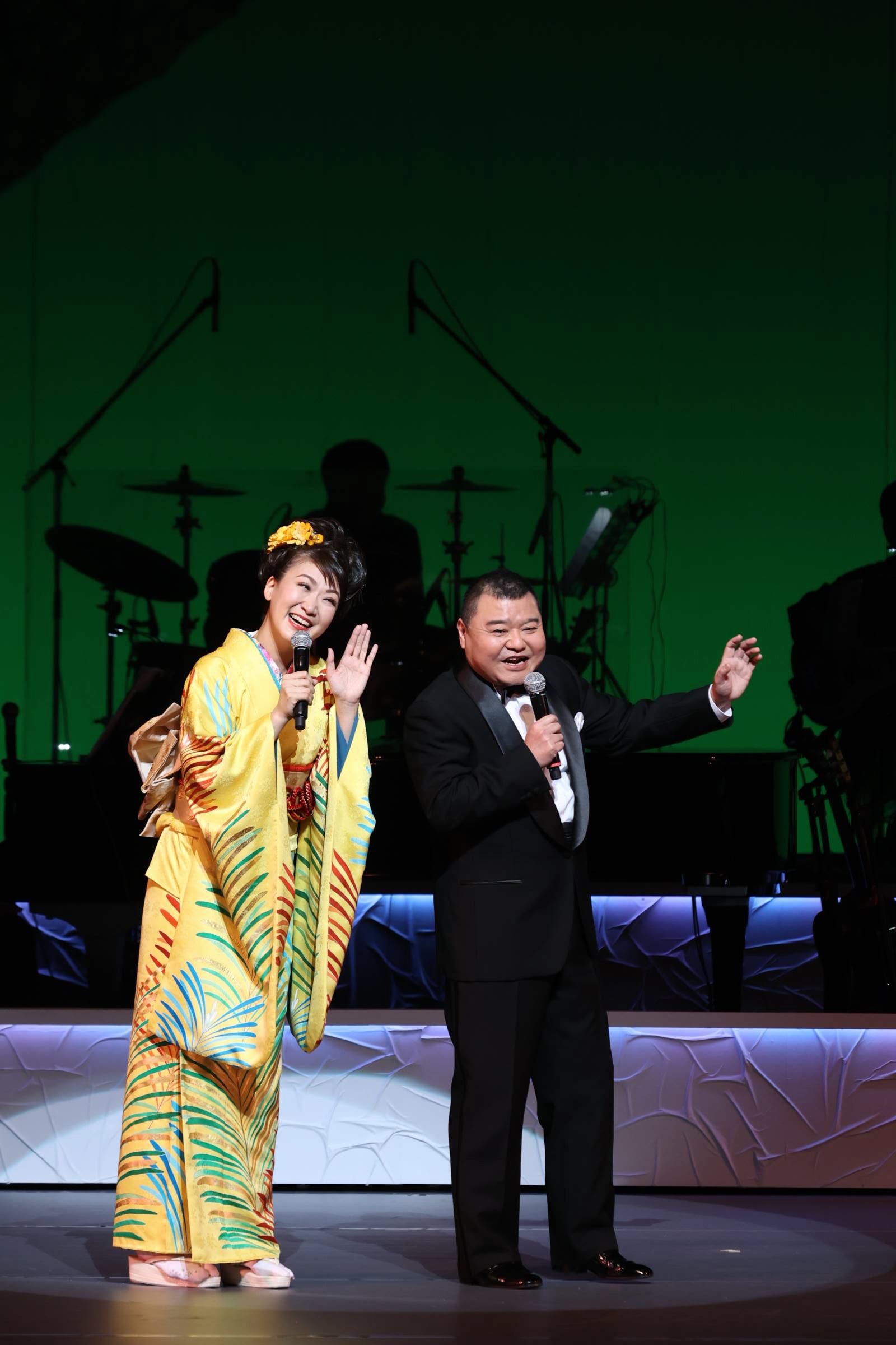 市川由紀乃、大阪・新歌舞伎座座長公演で吉本新喜劇と共演「夢がかない