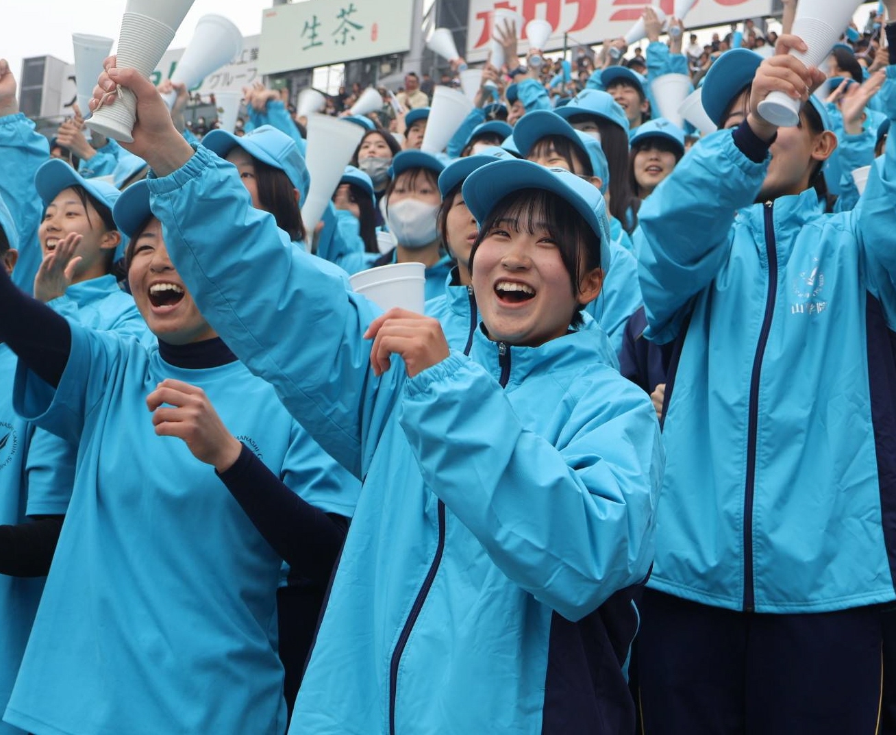 自分たちの分まで」山梨学院、ソフトボール部長も声援 選抜高校野球