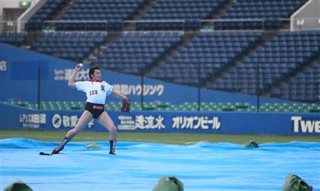 １３年ぶり強風で中止 ロッテ 今江 ゴロも伸びてくる サンスポ