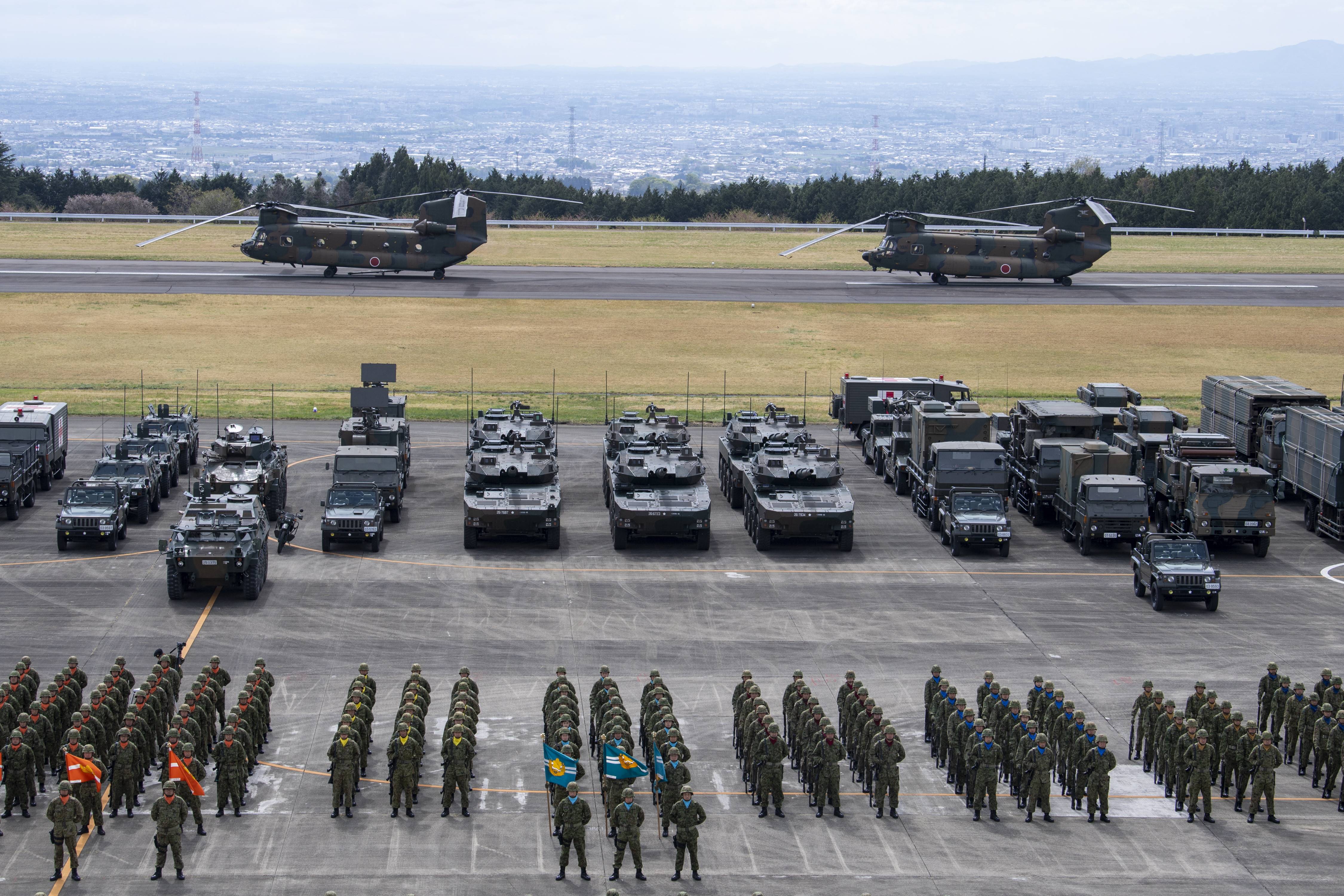 最新国防ファイル】「第１２旅団創立記念行事」機動力、打撃力を高めた唯一の空中機動旅団 象徴は１６式機動戦闘車を配備した「第１２偵察戦闘大隊」（1/2ページ）  - zakzak：夕刊フジ公式サイト