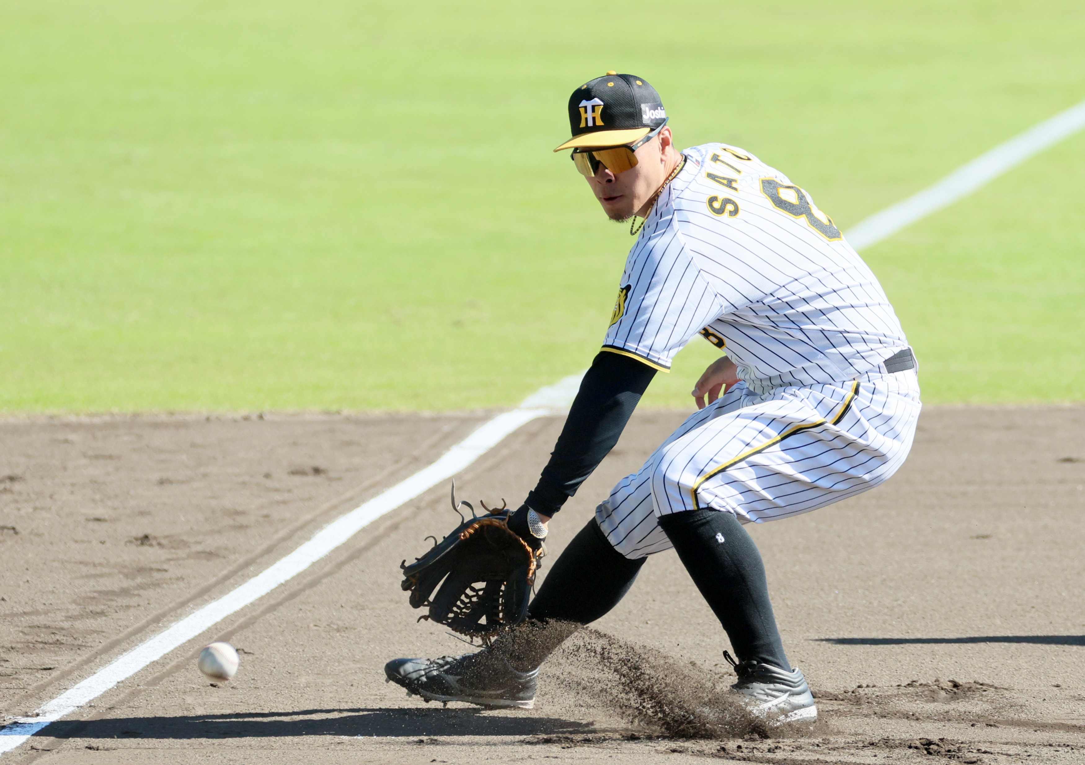球界ここだけの話（3591）】阪神・佐藤輝明の実りの秋 守備向上の
