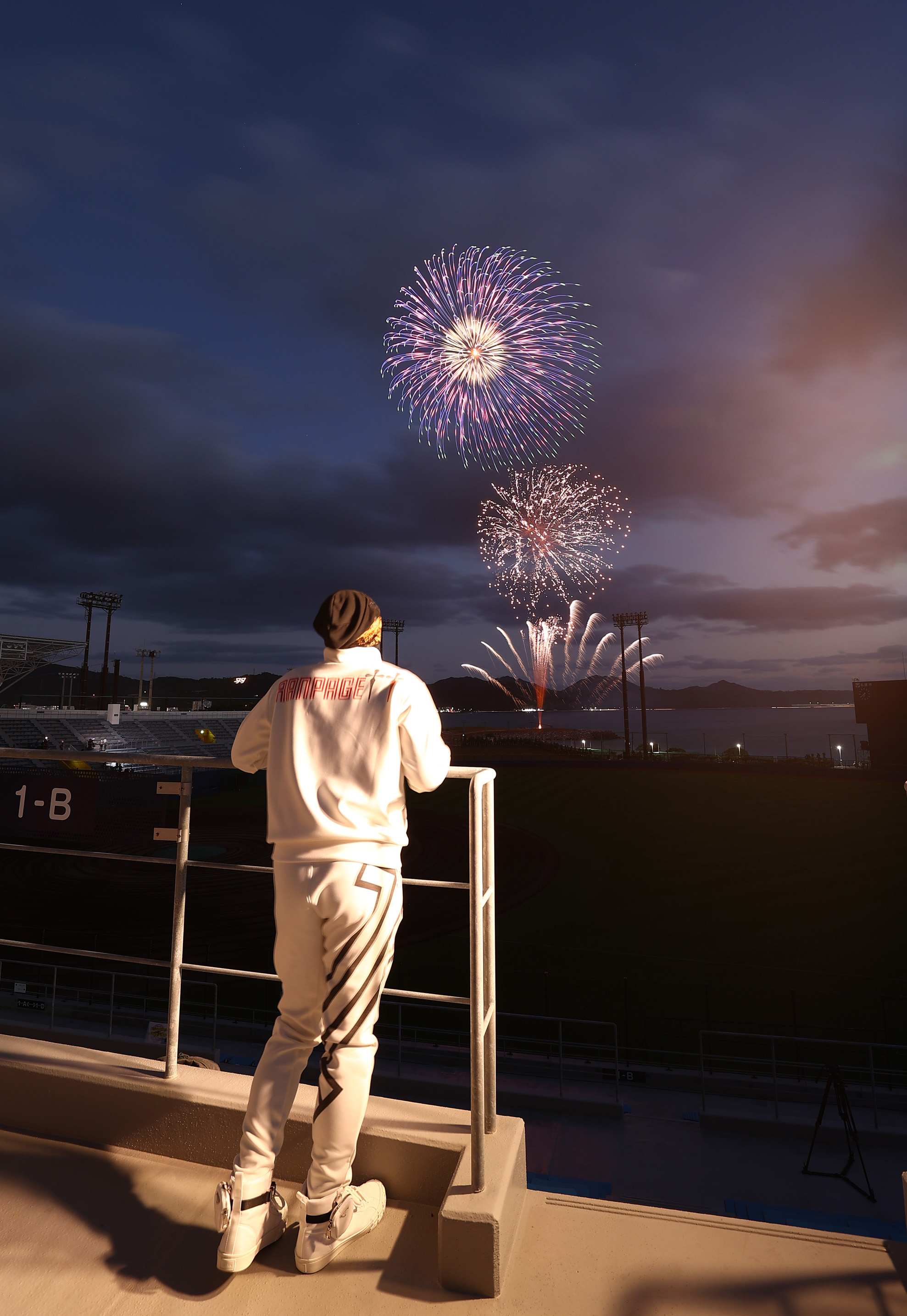 フォト特集 新庄監督 サプライズ花火大会開催 名護市や医療従事者に感謝 産経ニュース