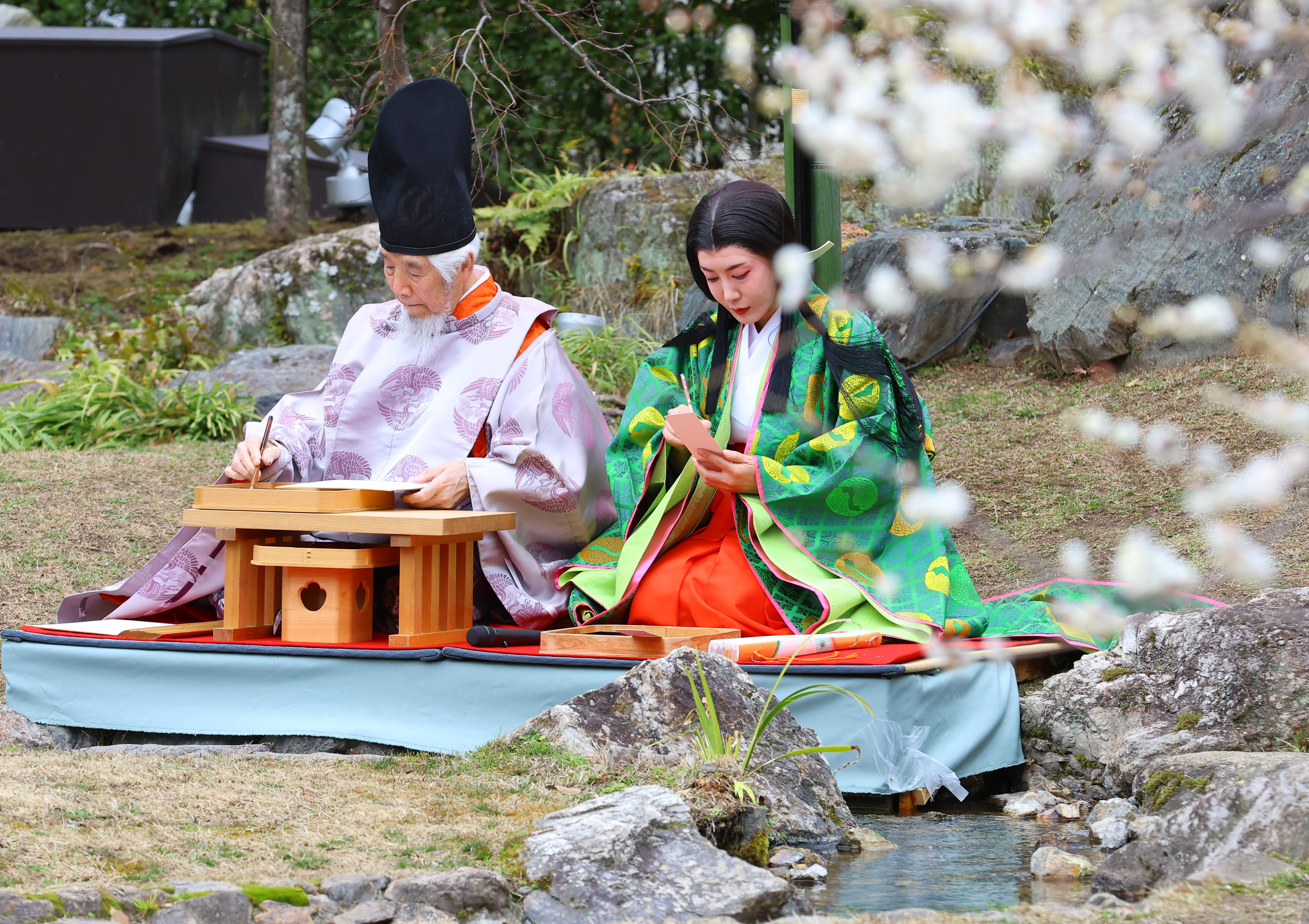 和魂漢才を体現 、京都・北野天満宮で「曲水の宴」平安貴族の歌会