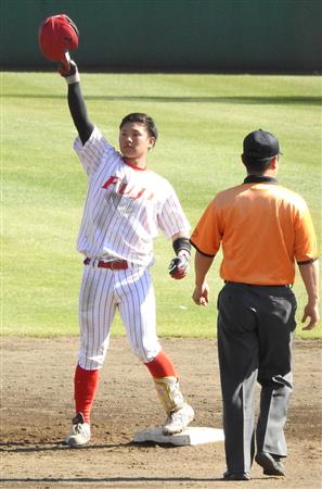 富士大 佐藤龍 ｖ９に涙 チームも自分も 苦しかった 北東北大学野球 2 2ページ サンスポ