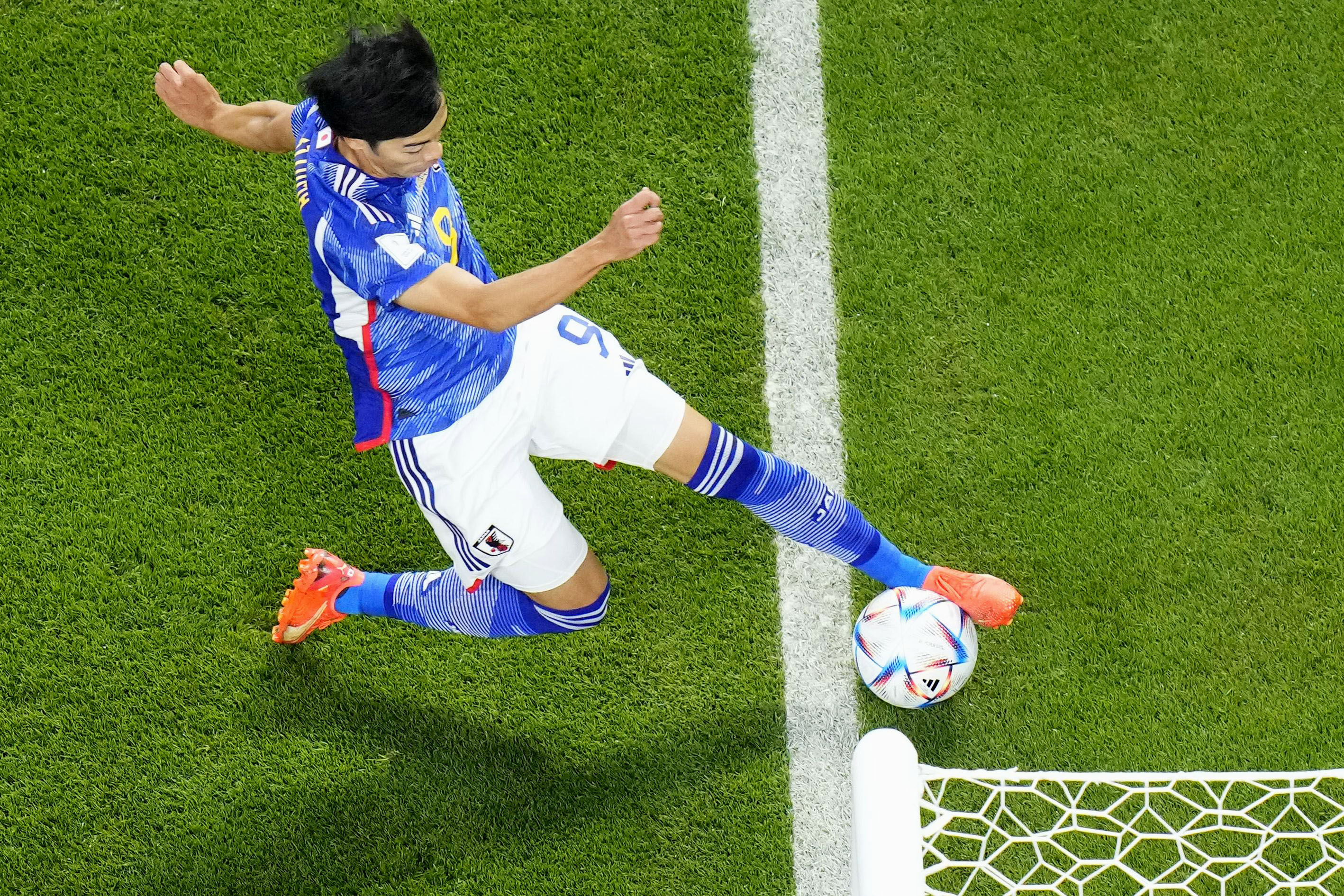 カタールＷ杯】スペインに勝った！ 日本、大逆転で〝死の組〟１位突破 