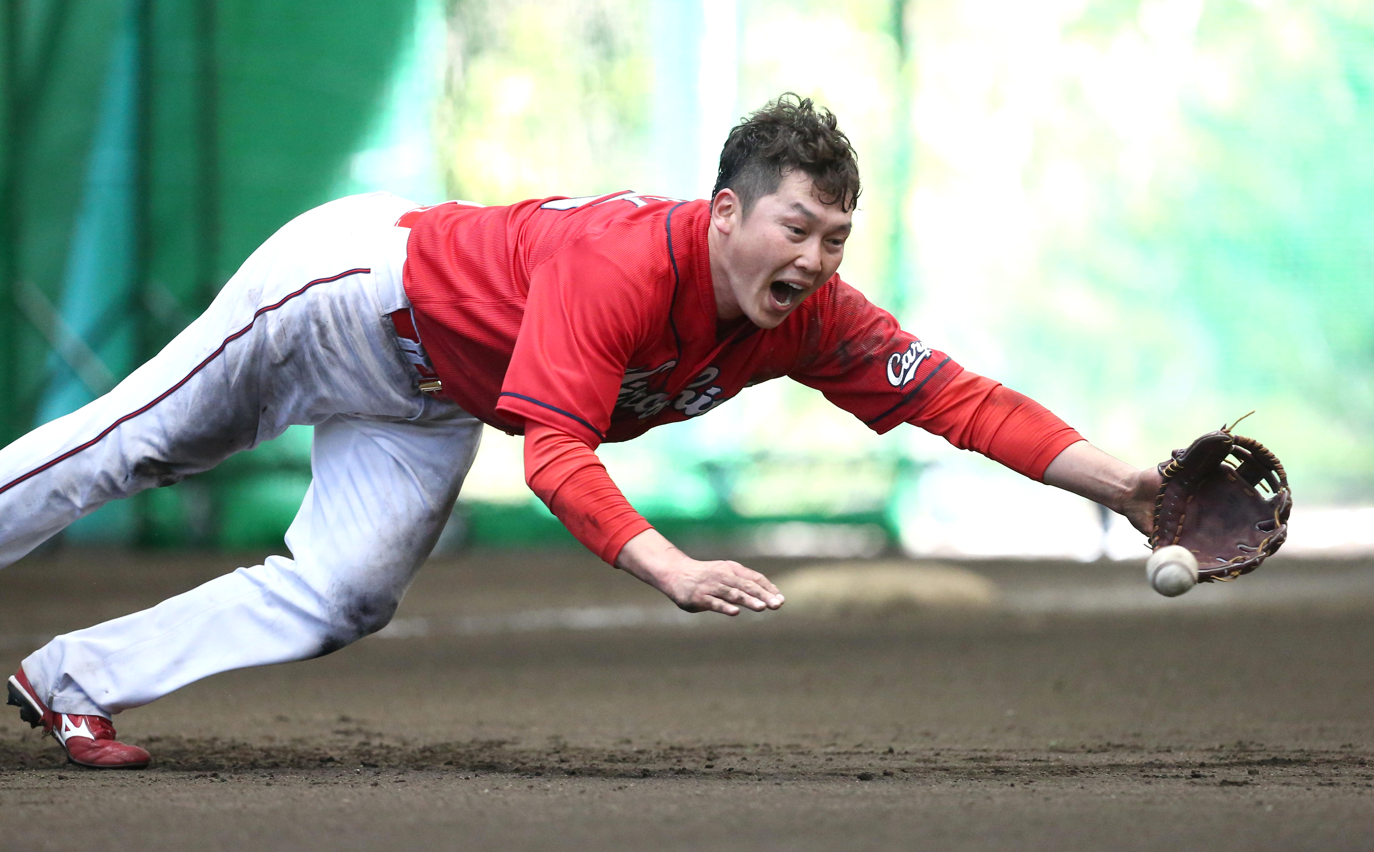 広島・新井新監督第一声、カープ伝統の猛練習再び‼ - サンスポ