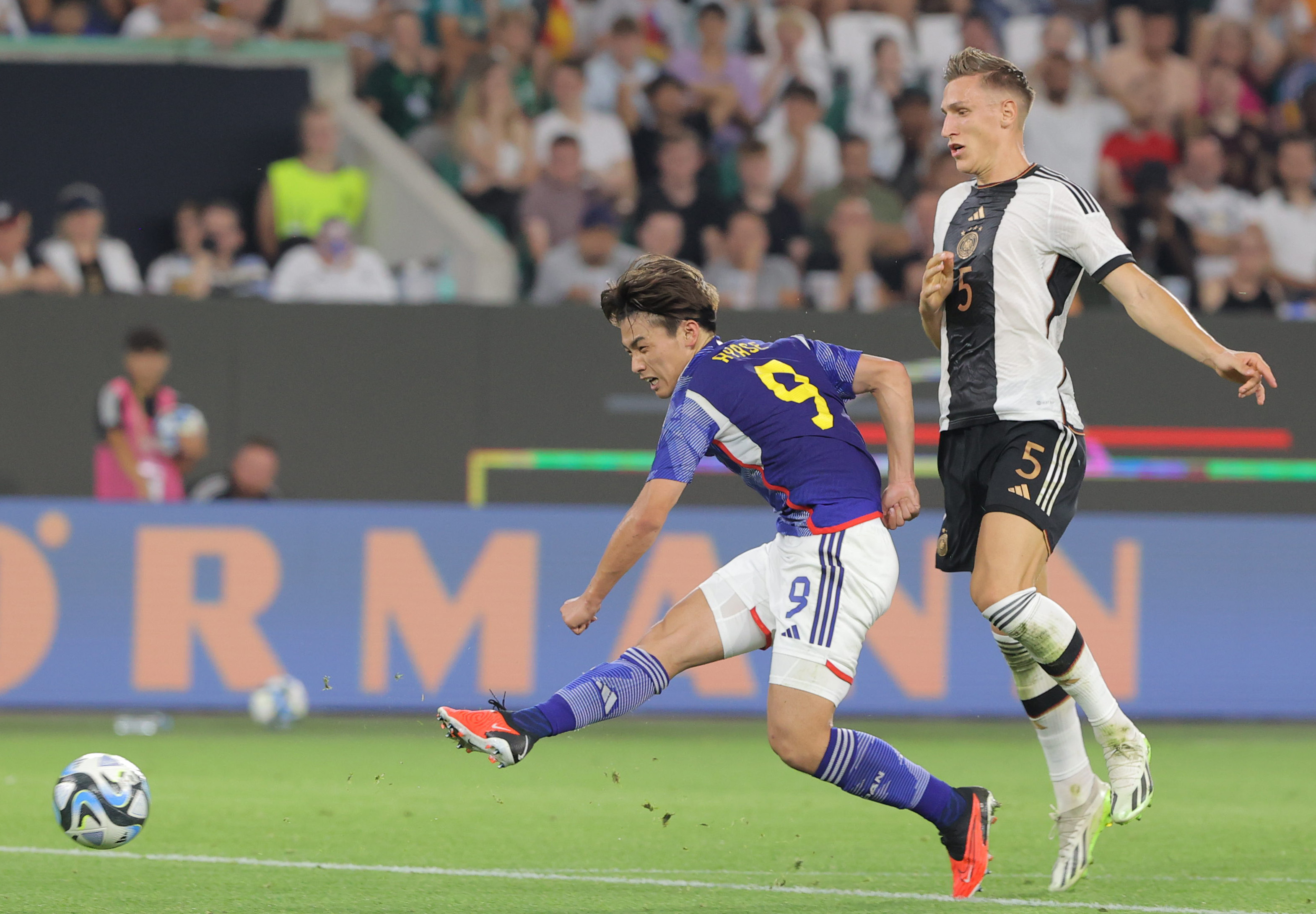 日本が４－１の大勝でドイツ連破、Ｗ杯優勝経験国のホームで成長を証明