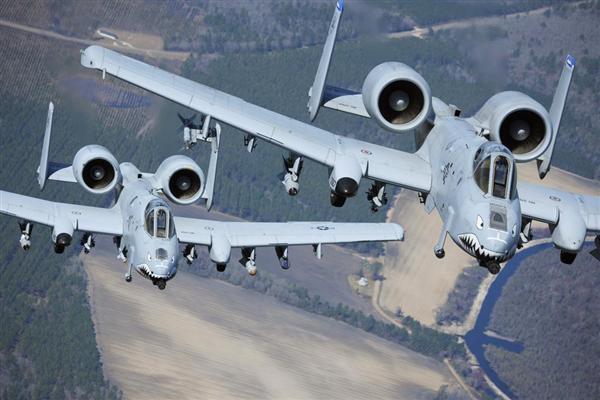 空飛ぶ おい、見て、空飛ぶオートキャノンだ - A10サンダーボルト : r
