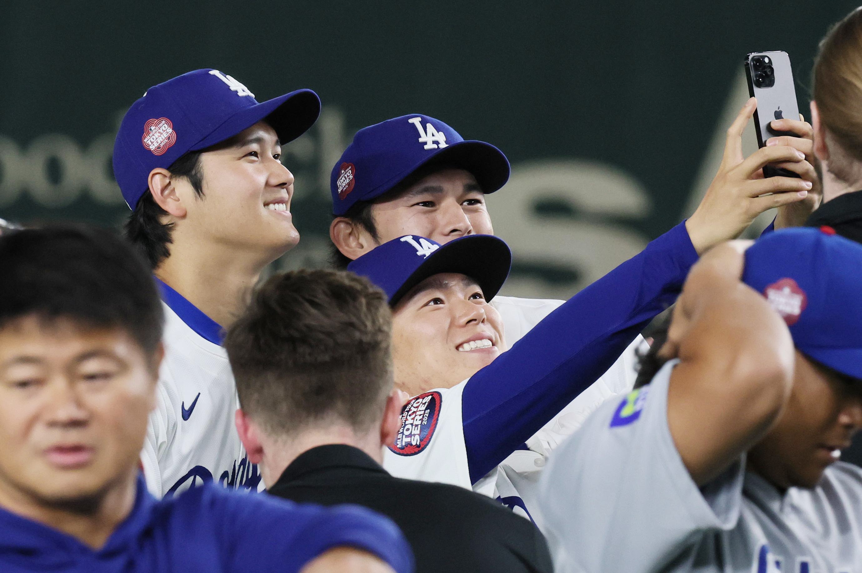 ドジャースで大活躍✨佐々木朗希侍ジャパン WBCキーホルダーとピンバッジ セット ドジャース三人衆のWBC揃い踏みは絶望的 山本由伸、佐々木朗希に