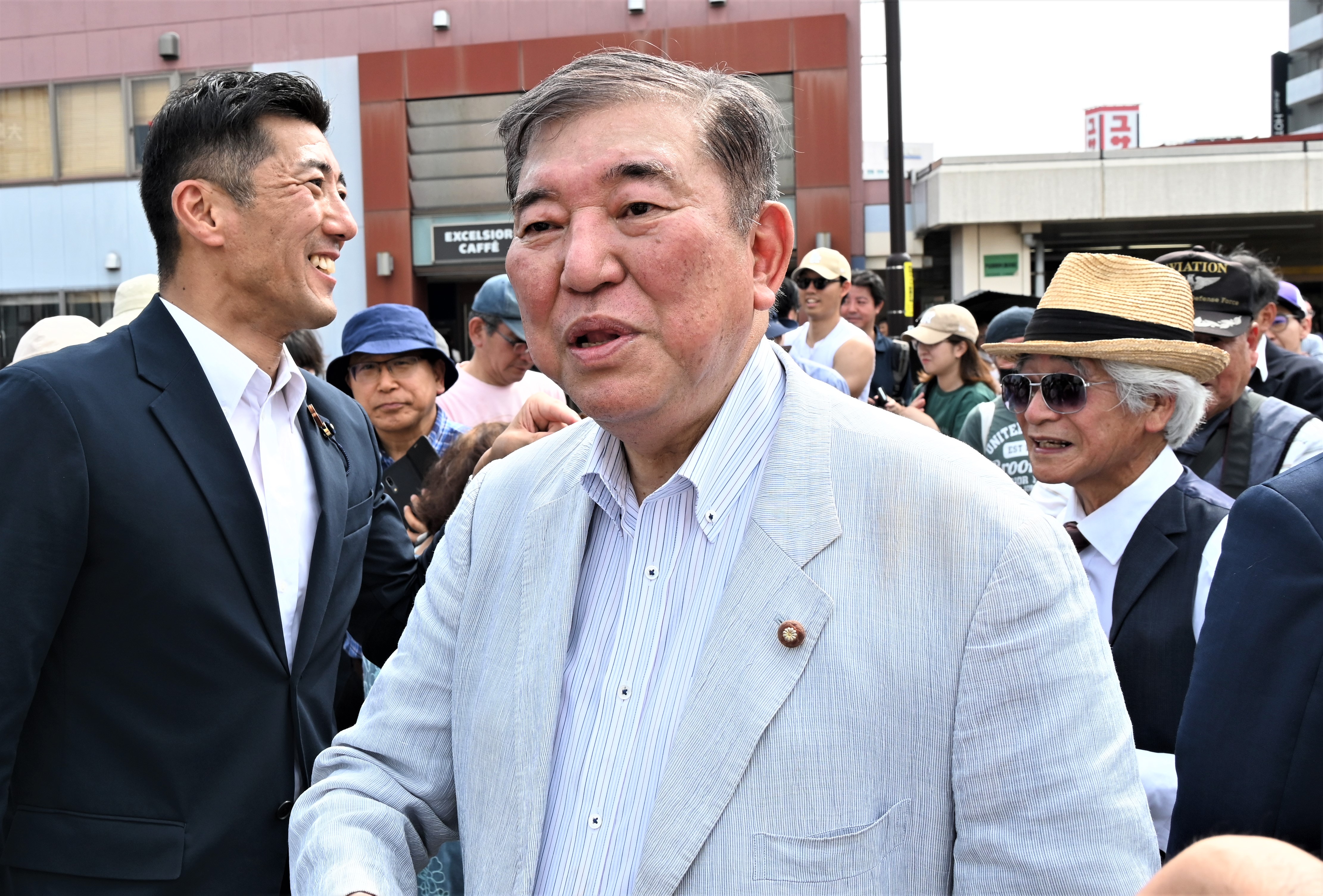 石破茂氏、総裁選出馬なら9条2項削除「自衛隊を戦力として」 世論