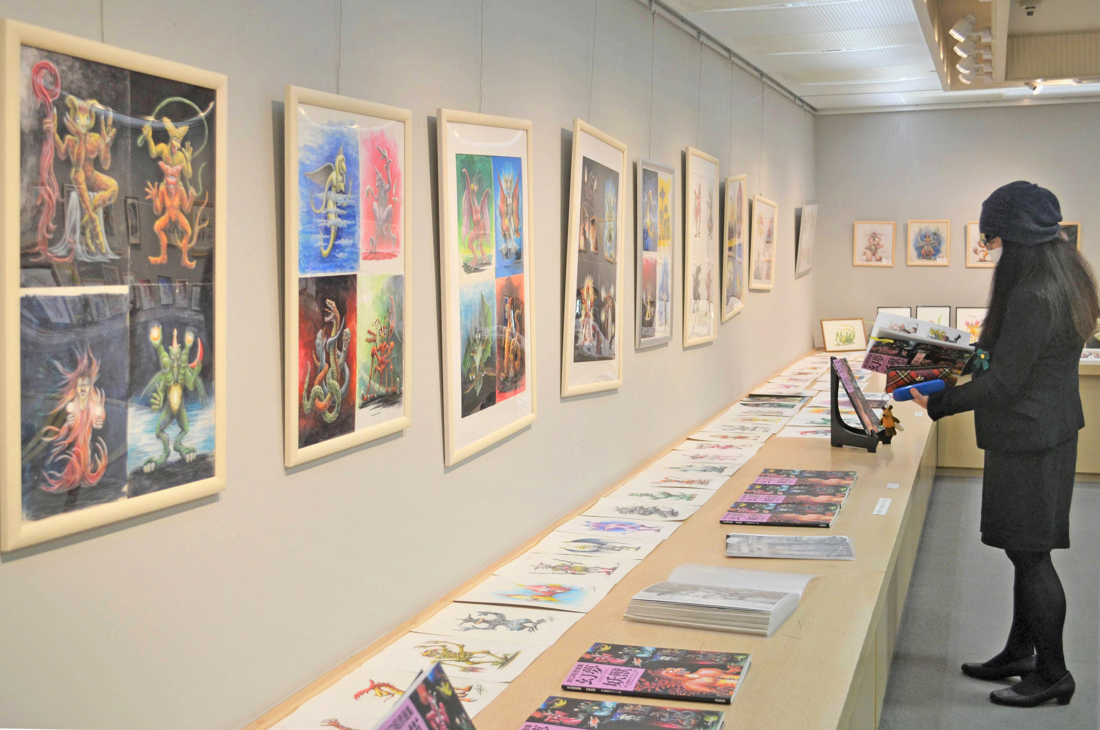 メカゴジラ、ウルトラマン…井口昭彦さん原画展 埼玉 - 産経ニュース