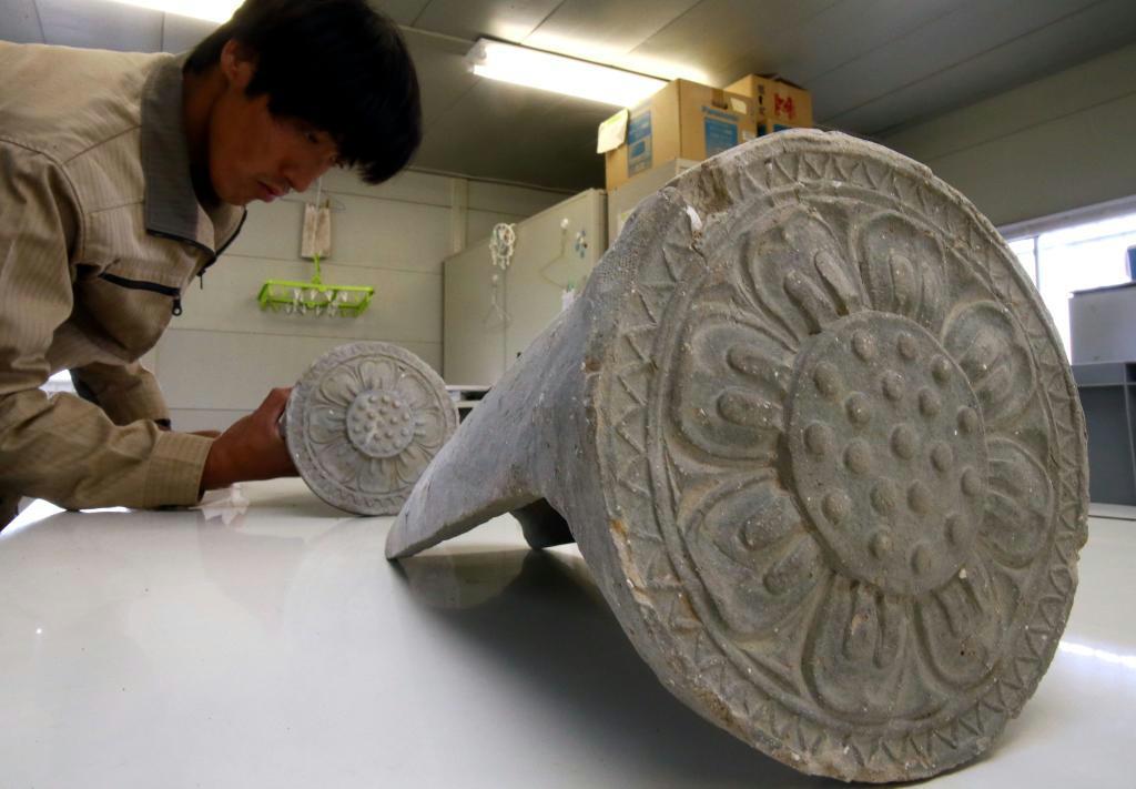 古瓦 羅漢禅寺 軒丸瓦 禅 坐禅 道場 仏像 仏教美術 陶片 骨董 古美術 仏教美術 石像 毘盧遮那仏 禅意仏像 応接間装飾 茶室文房鎮宅 置物 造