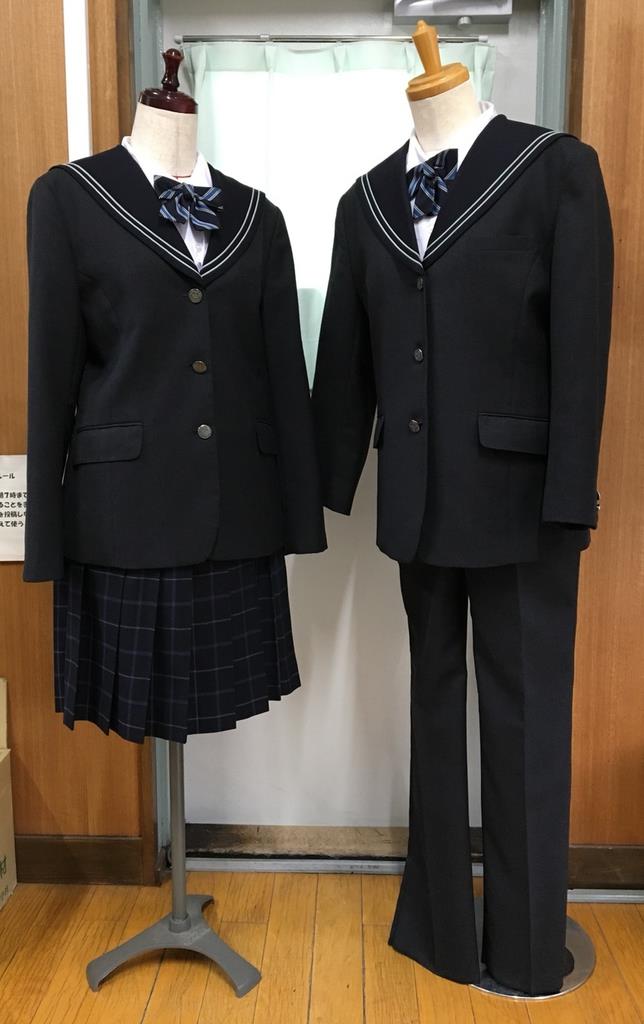 女子中学生  制服 
