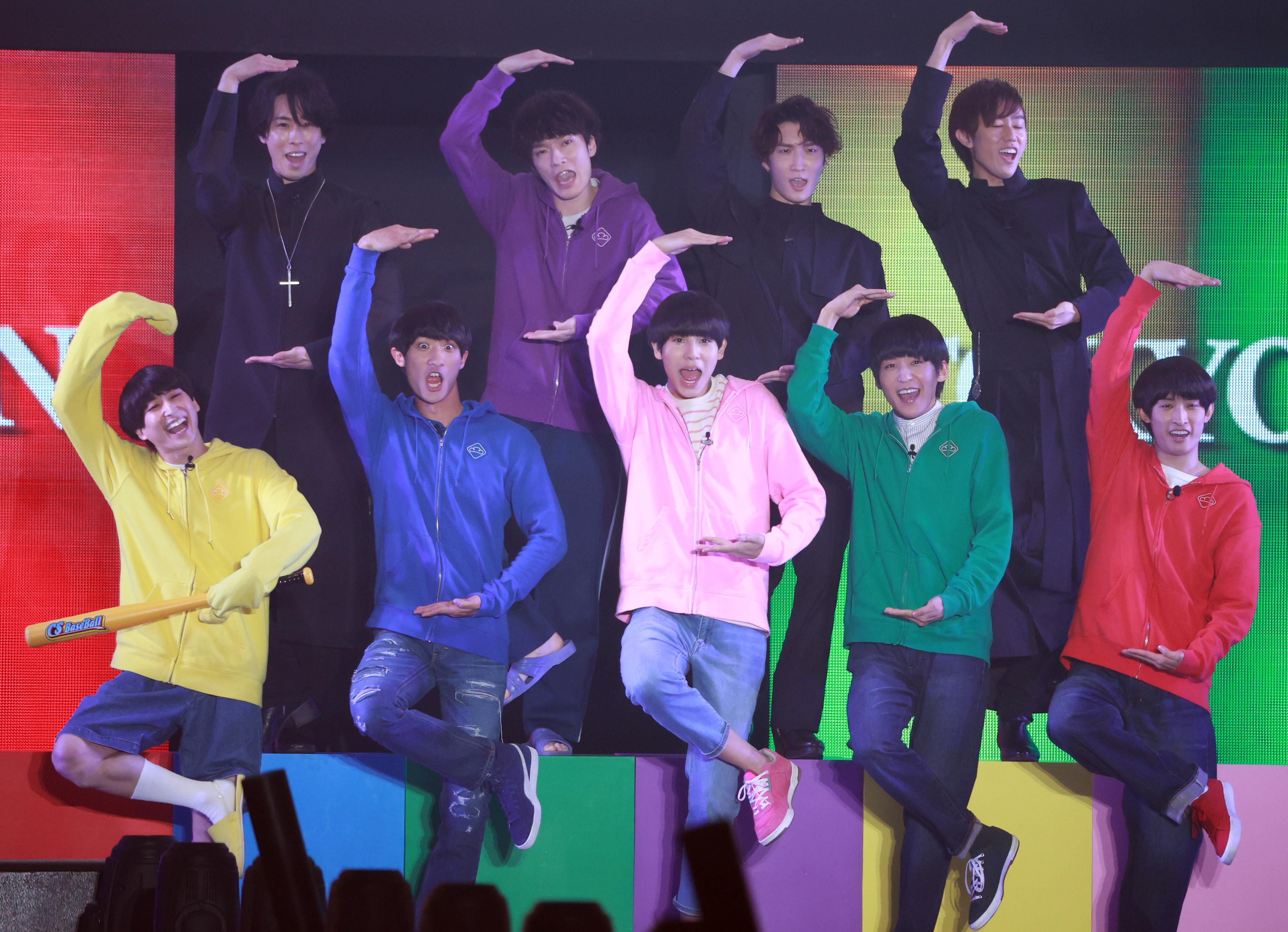 ｓｎｏｗ ｍａｎ おそ松さん の姿でｔｇｃに出演し シェー ポーズ披露 イザ