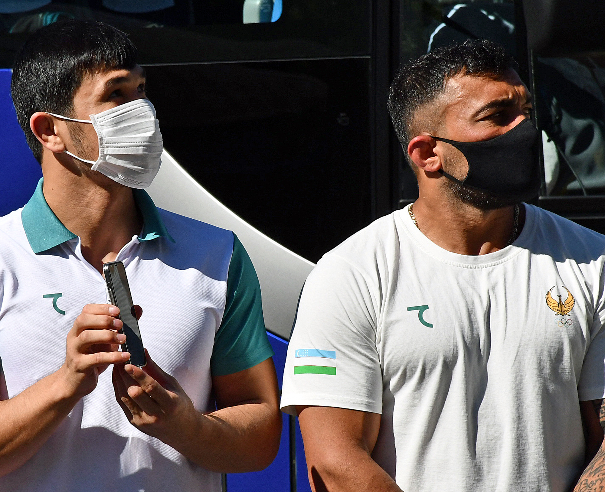 ウズベク柔道選手団 胸に謎の て 産経ニュース