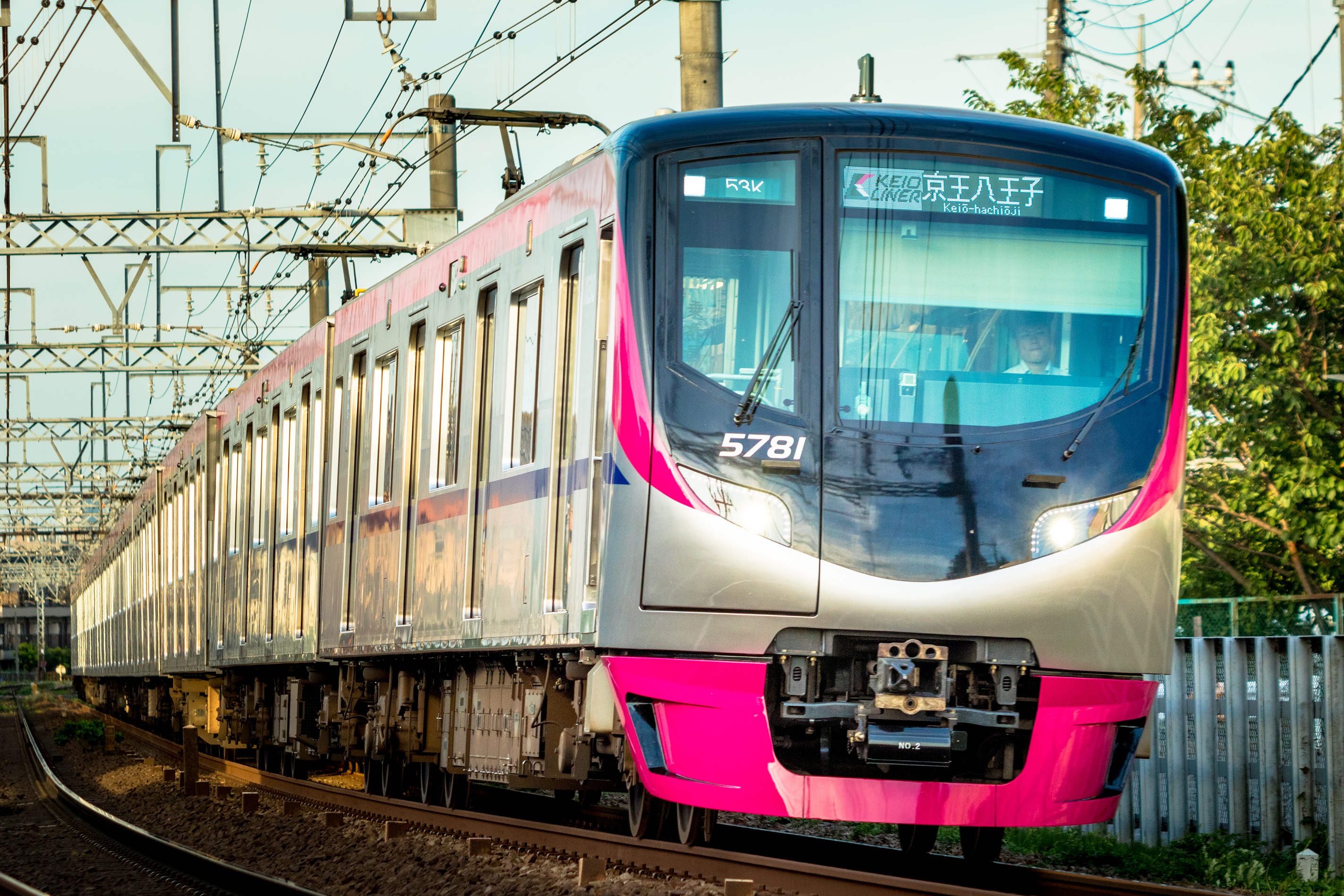 特急は停車するのに急行は通過 意味分からない 京王電鉄ダイヤ改正で 逆転現象 1 2ページ イザ