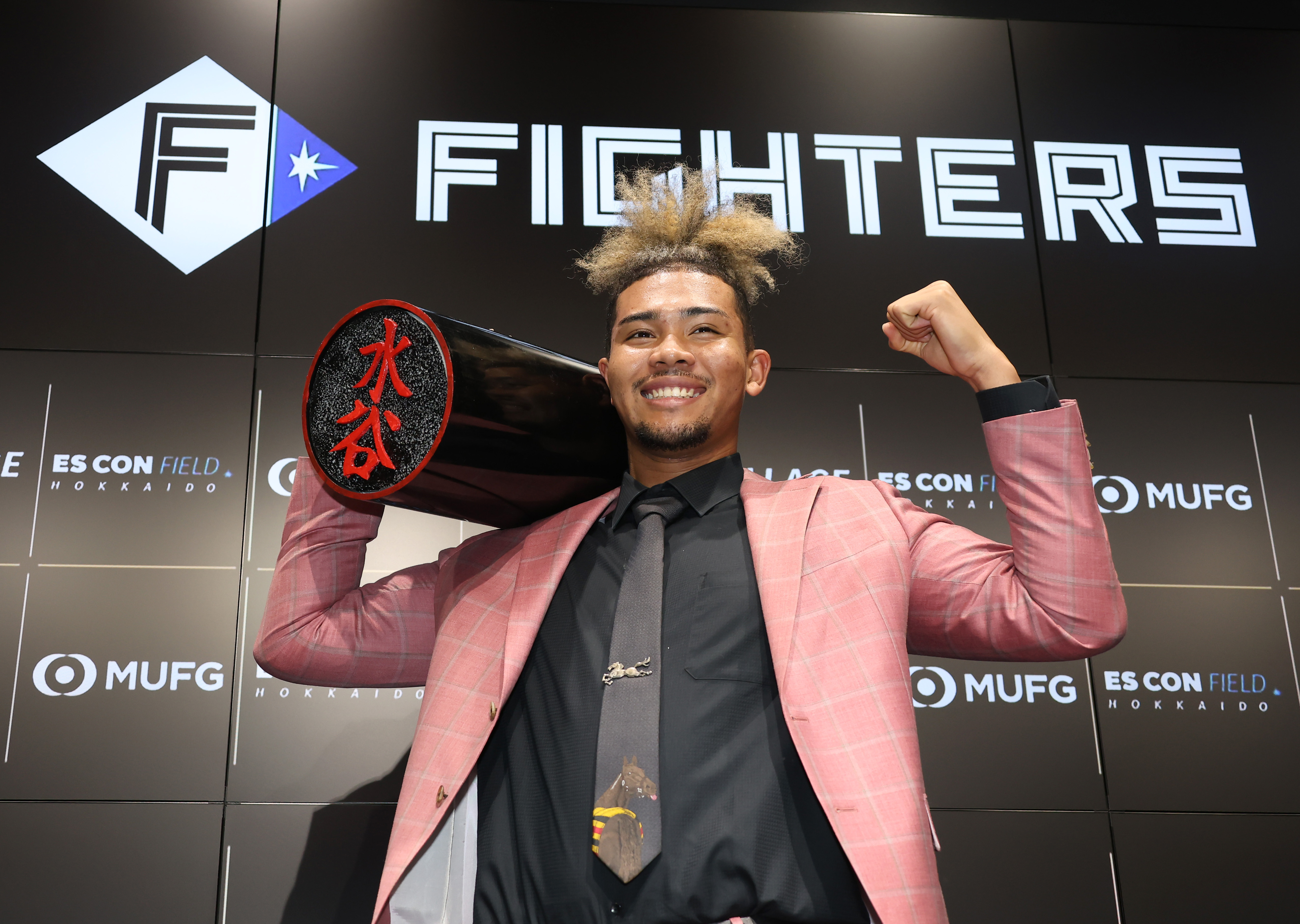 日本ハム・新庄剛志監督「この人気歌手グループの名前教えて」とボケ