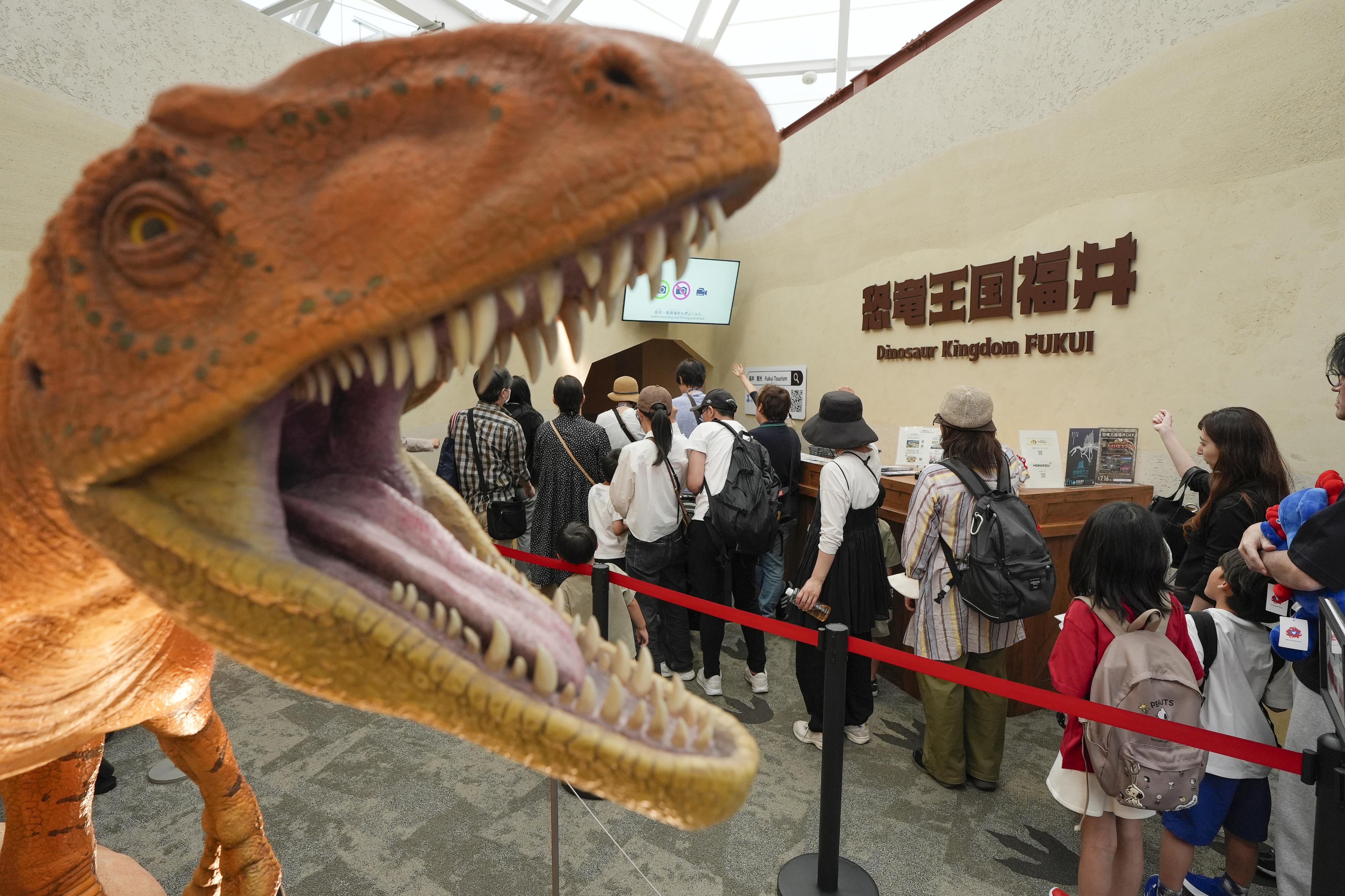 万博関西パビリオン、続々〝復活〟 京瓦から恐竜まで…各府県が地元で