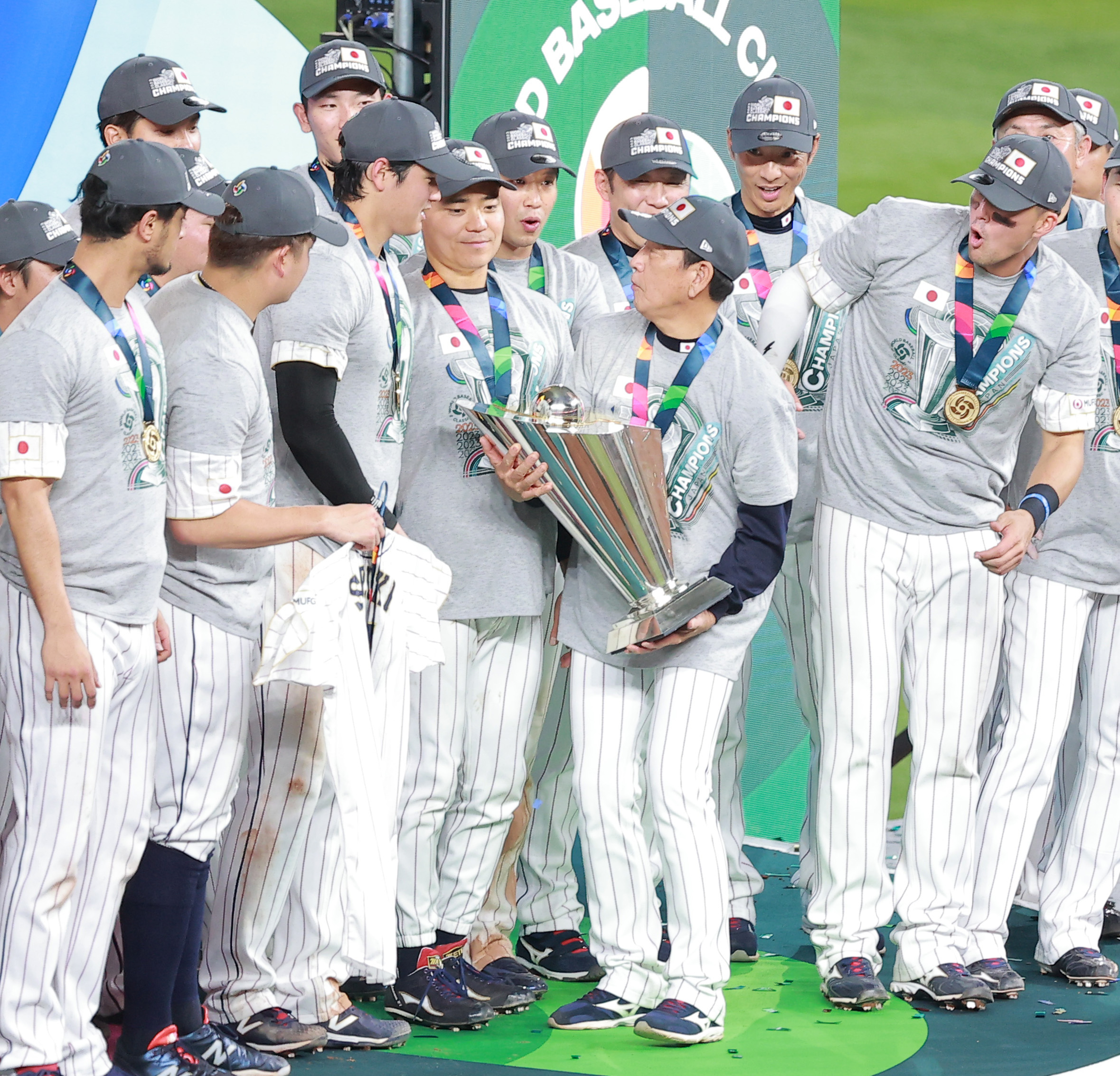 メタリックボール 大谷翔平 栗山英樹監督 レヤード サインボール メタリックボール 大谷翔平 栗山英樹監督 レヤード サインボール