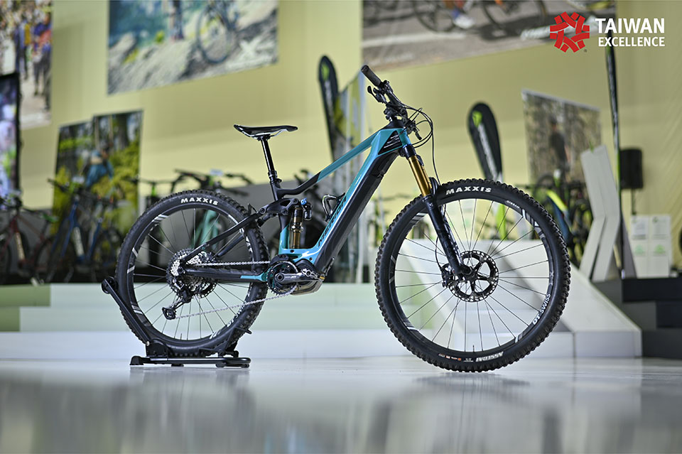 電動アシスト自転車／マウンテンバイク/スポーツバイク/e-bike トレックが電動アシスト付きマウンテンバイクの新型RailとPowerflyを