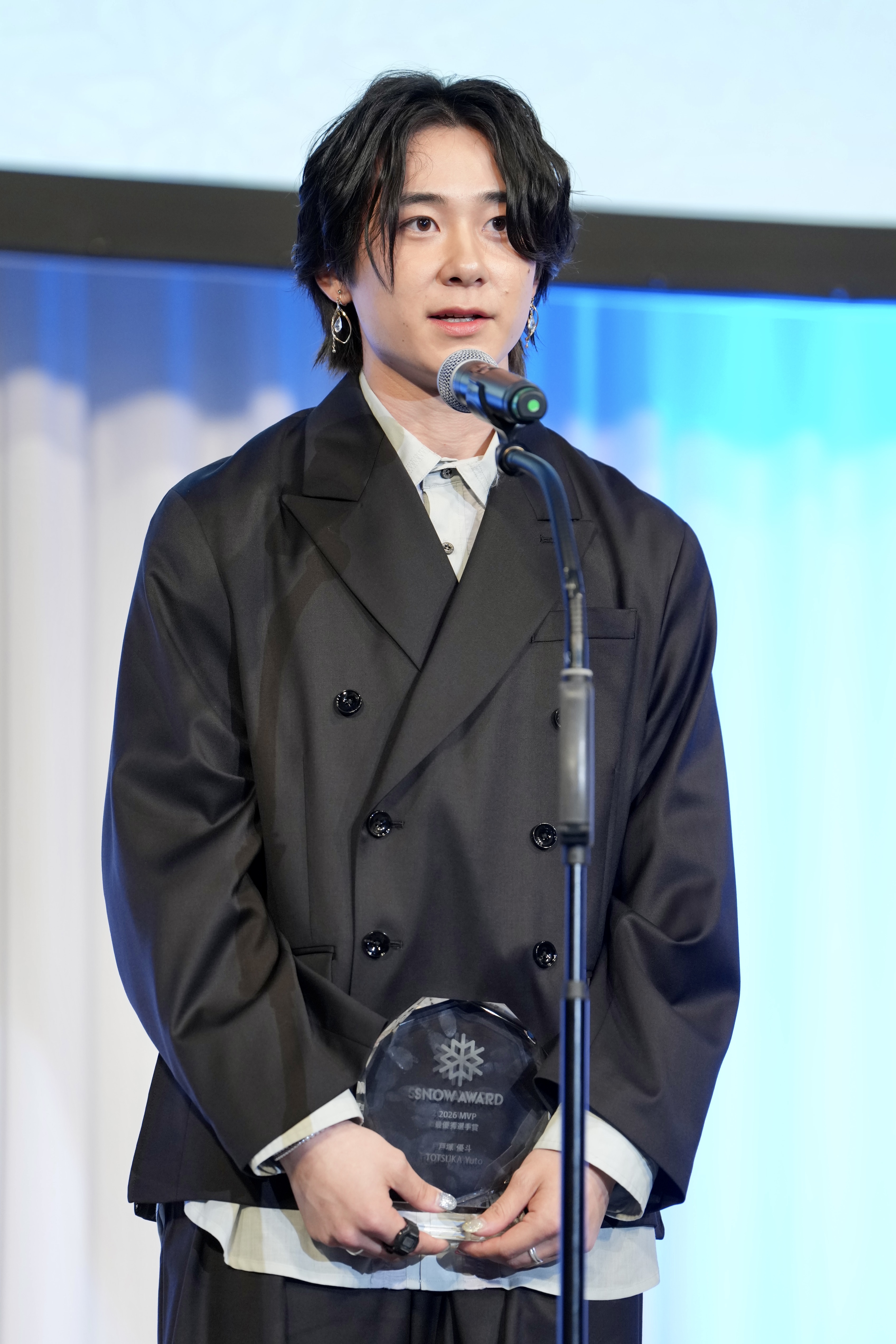 【美品】2016年パリーグ最優秀選手賞 スノボ戸塚優斗が最優秀選手、渡部暁斗と竹内智香に特別功労賞 全日本
