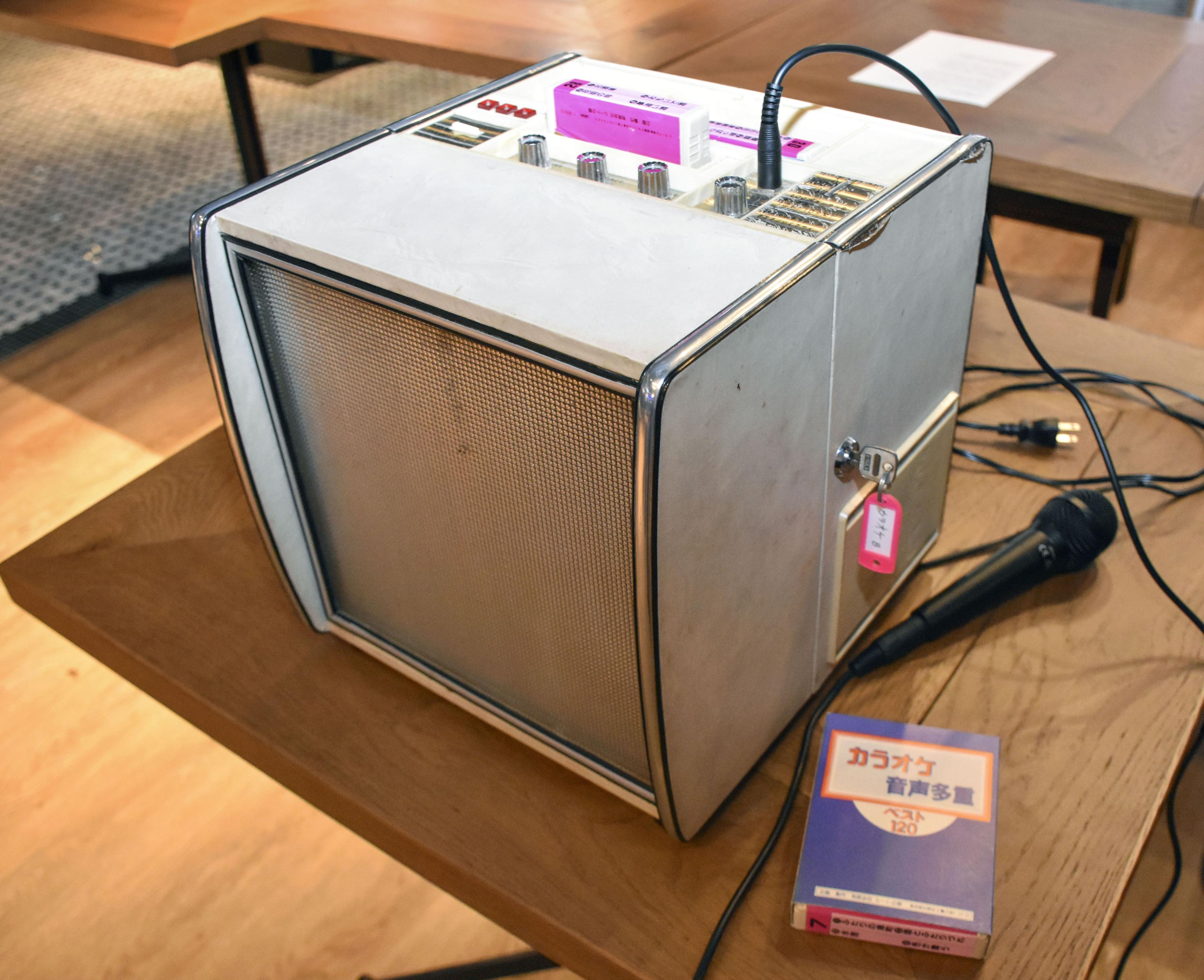 カラオケの機械　約50年前の品物 カラオケの機械 約50年前の品物
