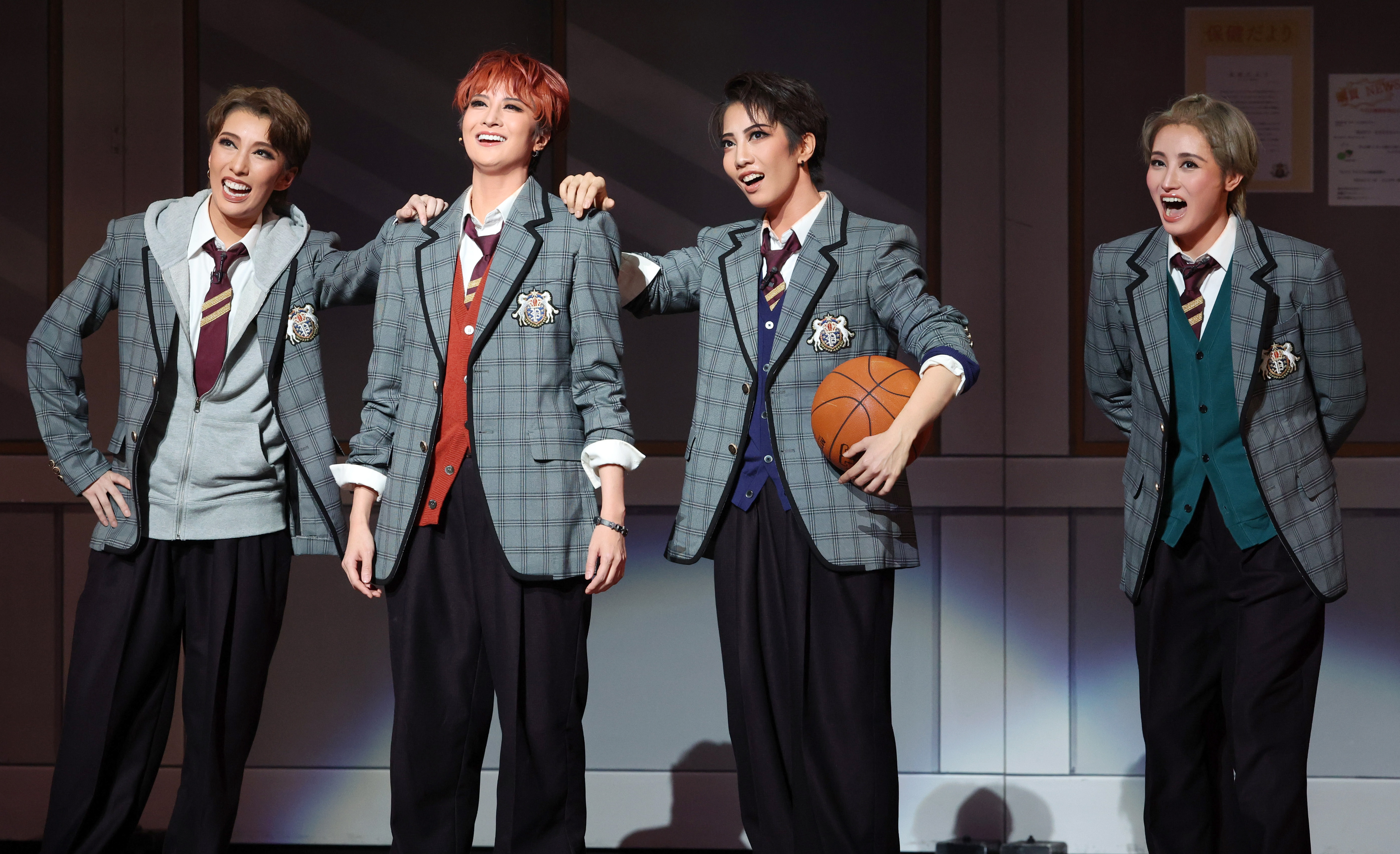 個性派王子が競演、男役スターの“見本市“に 宝塚宙組PRINCE OF LEGEND