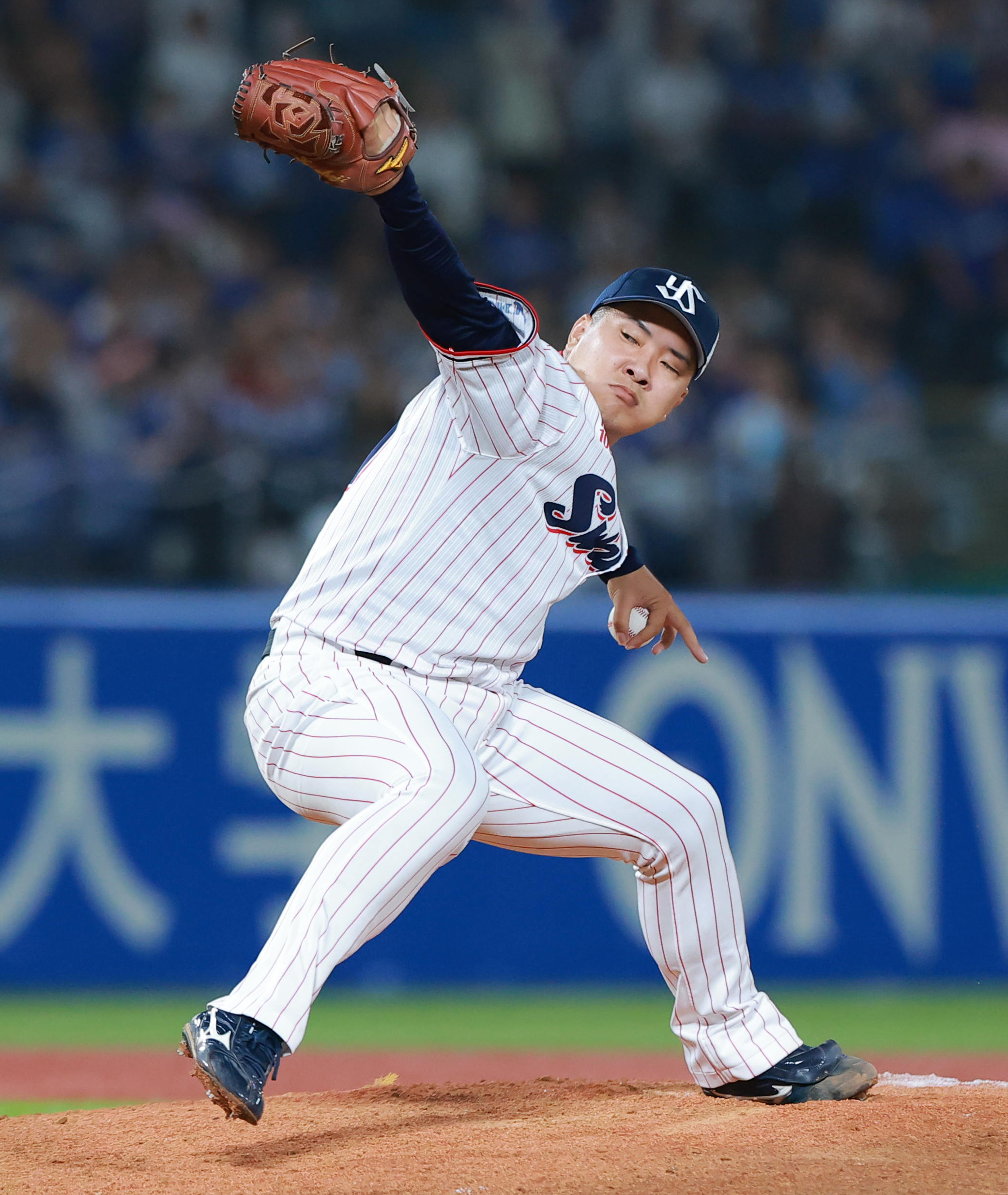 セ新人王のヤクルト荘司宏太「野球人生の自信に」 25歳の中継ぎ左腕