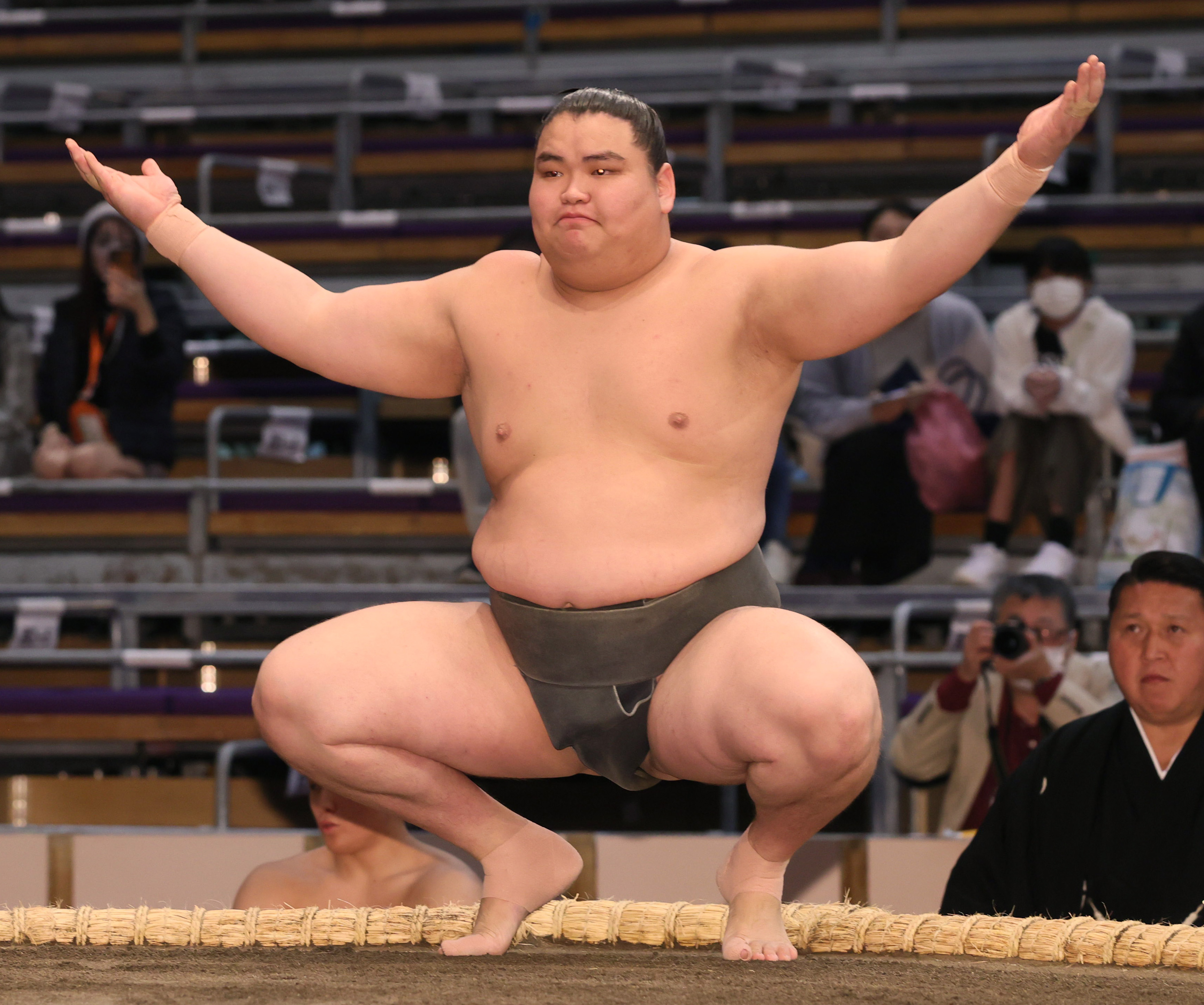 甘口辛口】九州場所の前相撲でデビューした「旭富士」 横綱のしこ名で