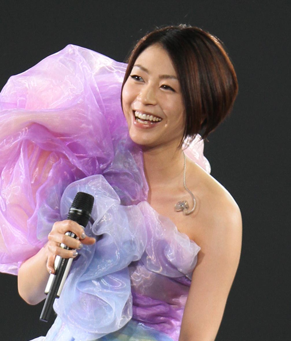 宇多田ひかるヌード 宇多田ヒカル、Ｂ'ｚ・稲葉浩志と〝お隣同士〟でライブ開催 ＳＮＳで話題、７月１３・１４日にマリンメッセ福岡で（1/2ページ） - zakⅡ