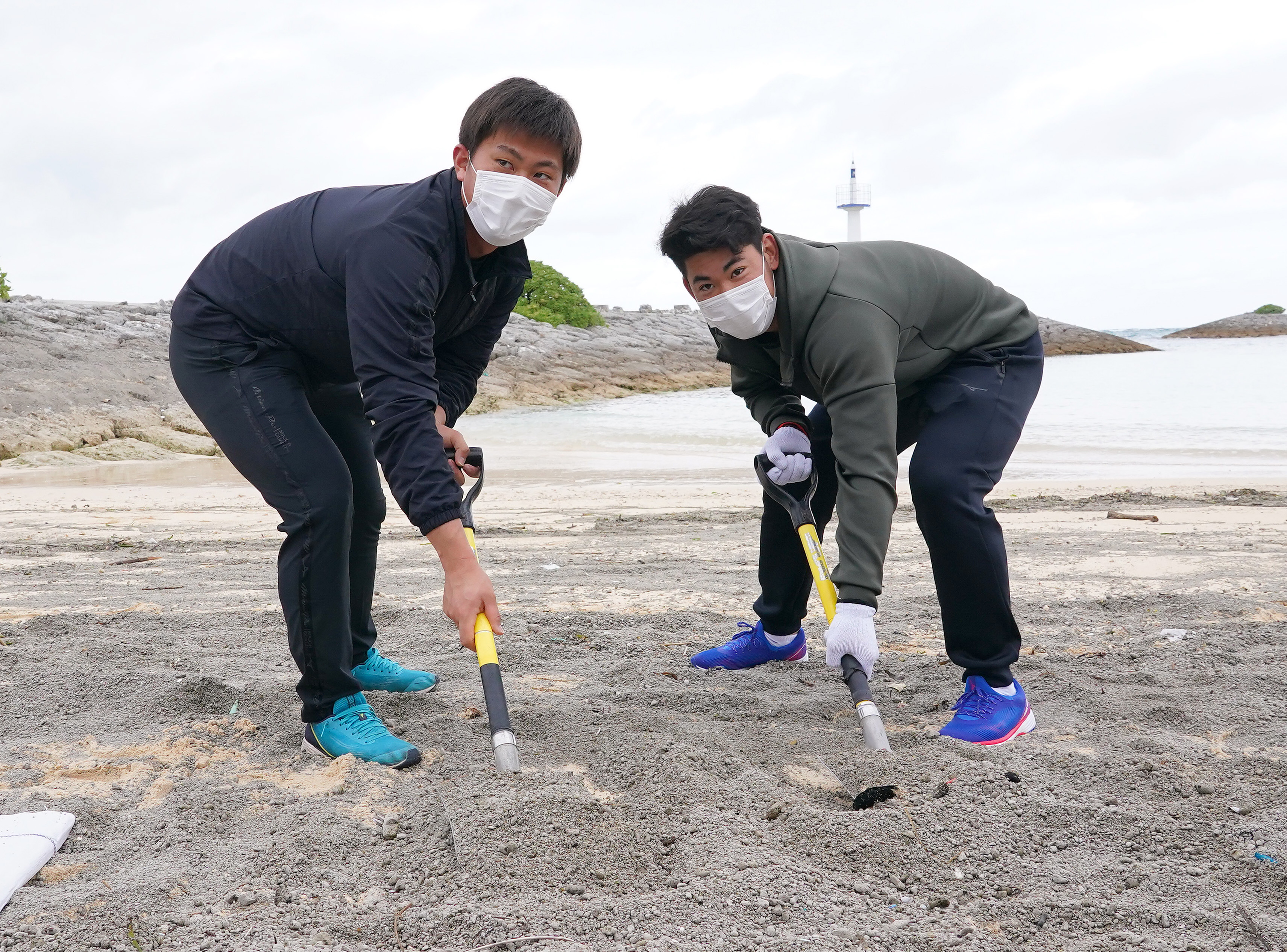 阪神 鈴木と桐敷が休日に海越ジップラインに挑戦 イザ