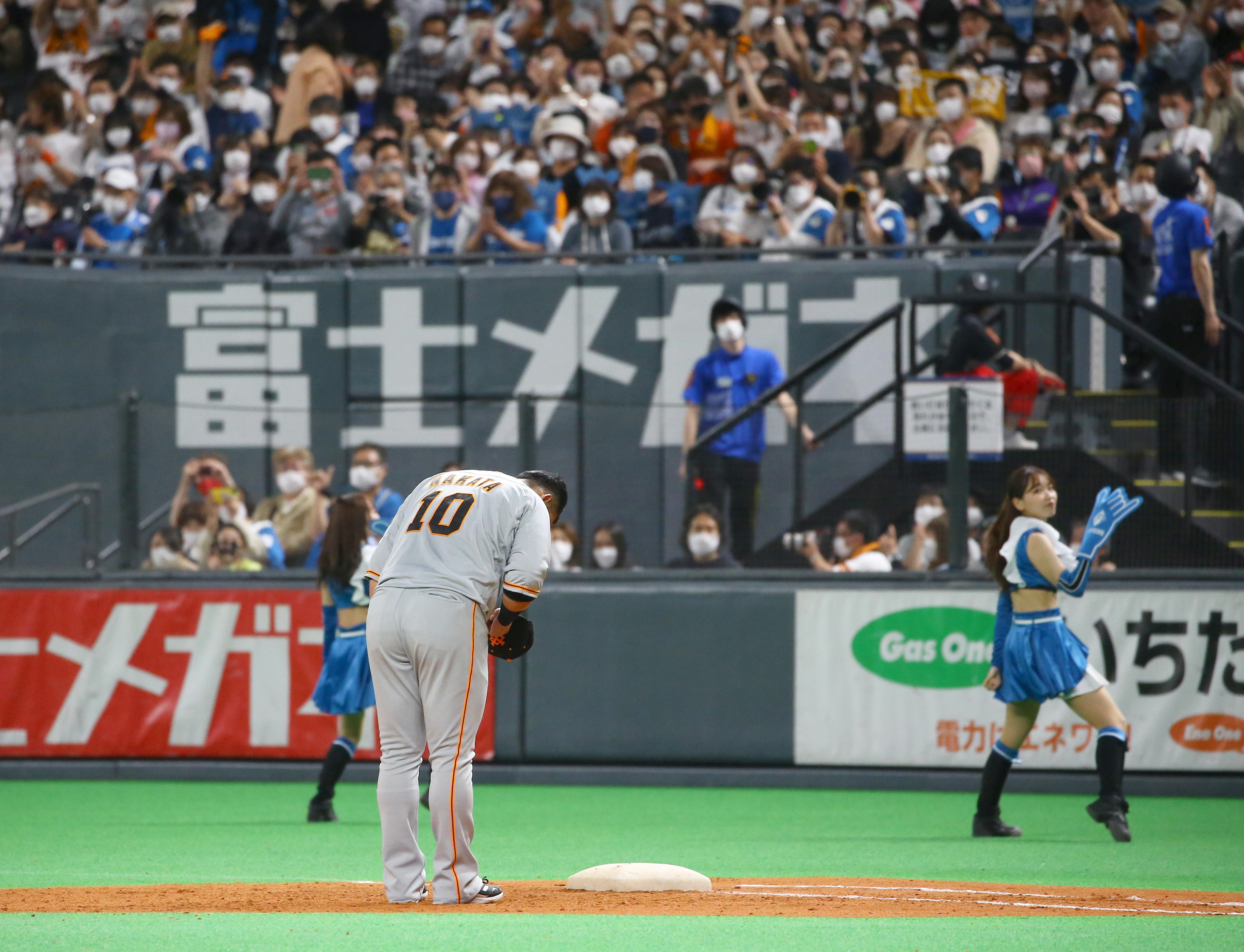 巨人・中田が１２球団制覇弾 移籍初！３５４日ぶり札幌ドームで決めた、日本ハムファンからも大拍手（1/2ページ） - サンスポ