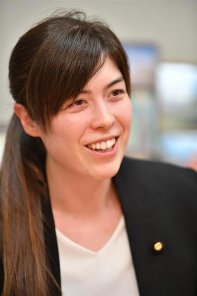 吠えろ 戌 年男 年女 自民党の小野田紀美参院議員 蓮舫氏こそ差別と対立をつくった アグレッシブな空気読まない私を取り戻す 1 3ページ 産経ニュース