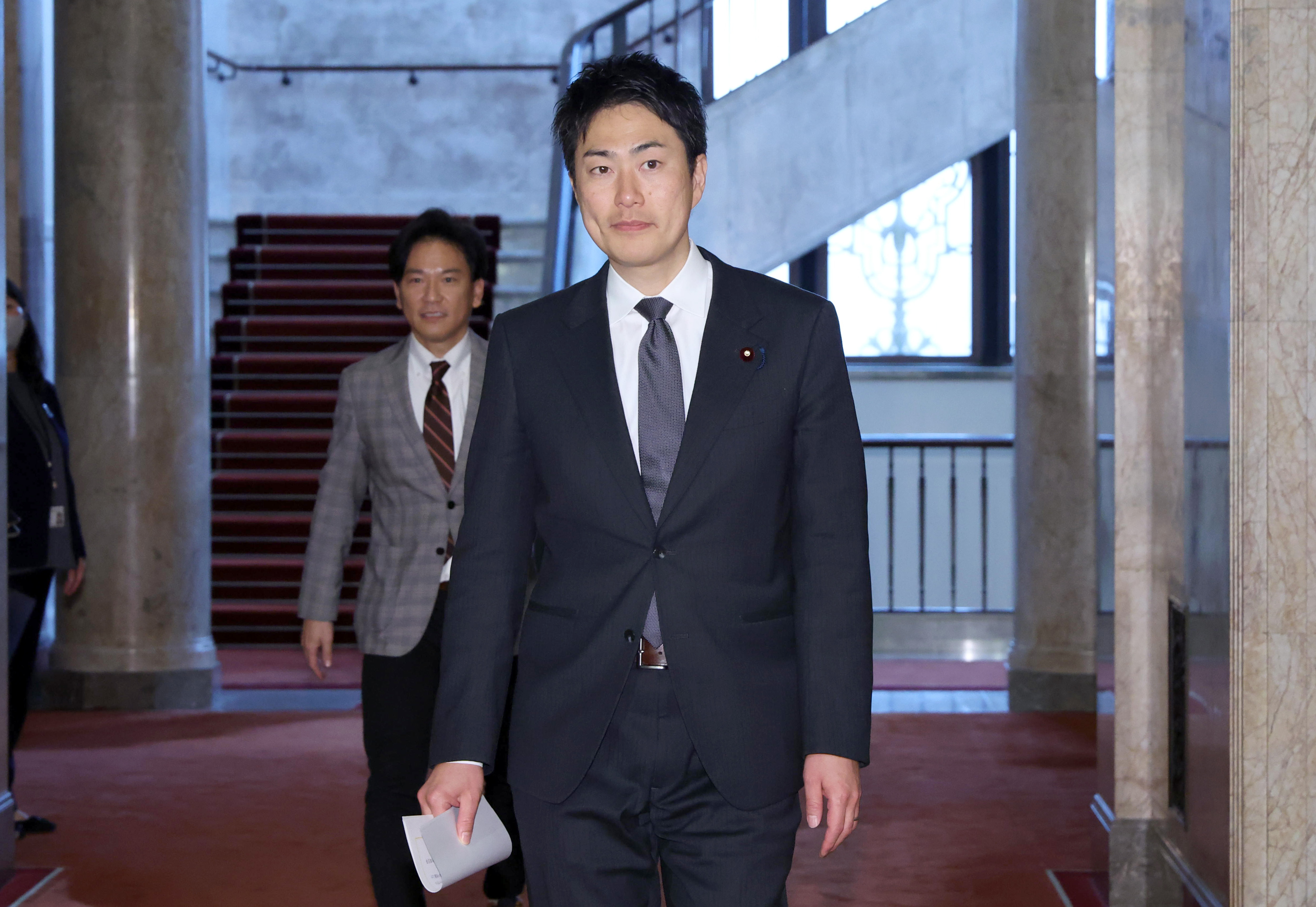 維新が企業献金禁止案提出 政治団体の寄付、上限を1000万円に 青柳氏