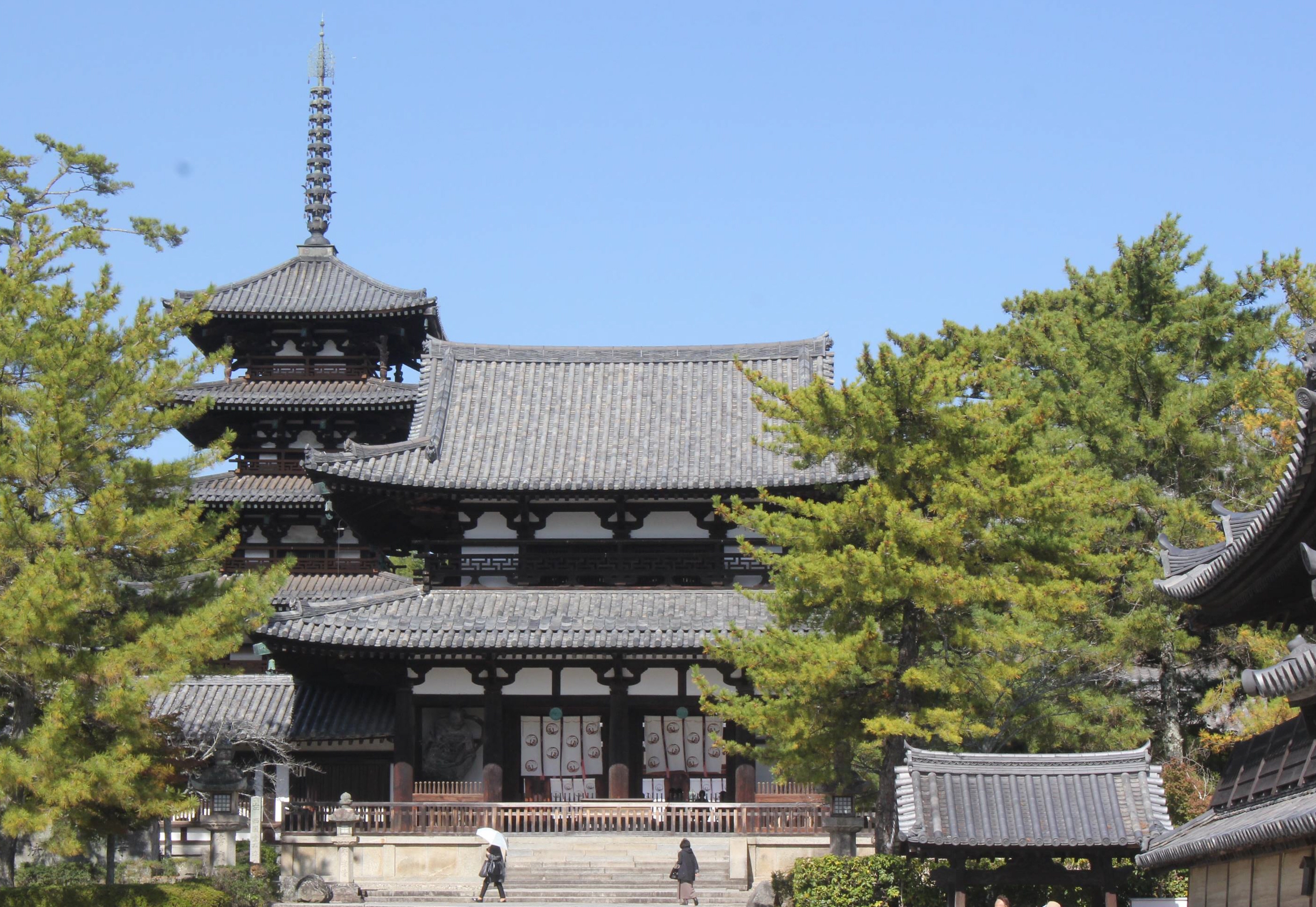 法隆寺500円、興福寺200円…苦渋の拝観料値上げ 世界遺産維持にもコスト