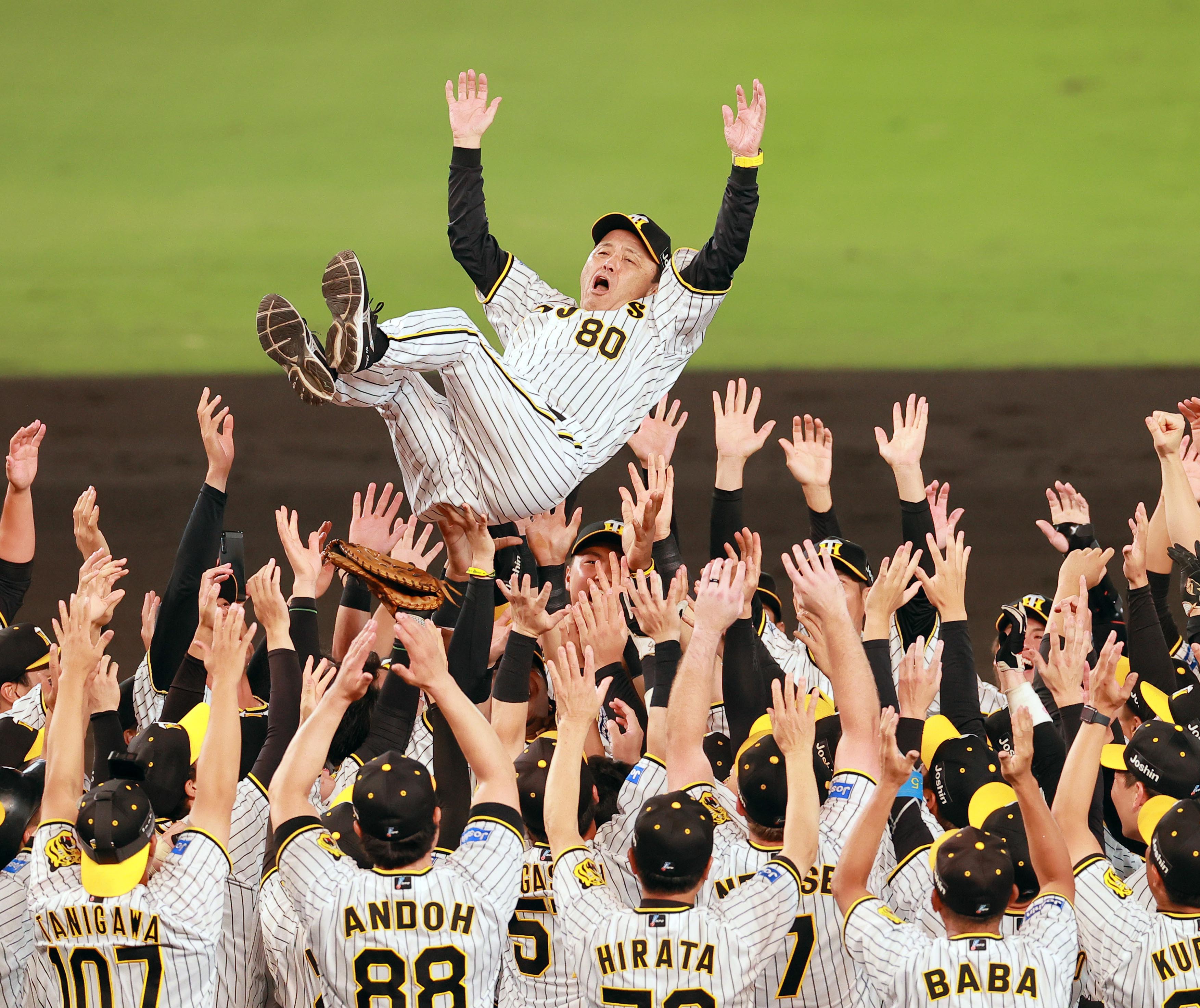 阪神タイガース関連グッズも収入押し上げ ミズノの決算は過去最高益に