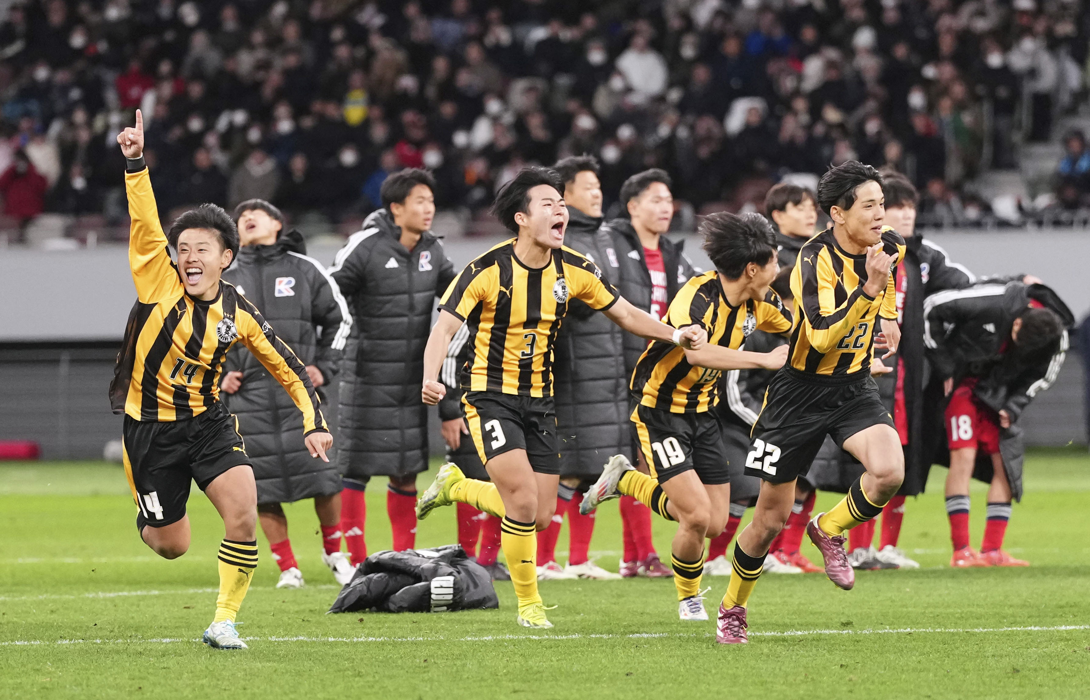 高校サッカー優勝バナー 高校サッカー】鹿島学園、衝撃の7発大勝…J1鹿島の優勝、水戸のJ2