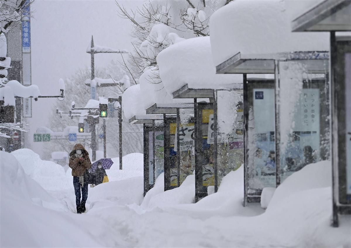 大雪で車80台が一時立ち往生、新潟の北陸道 - 産経ニュース