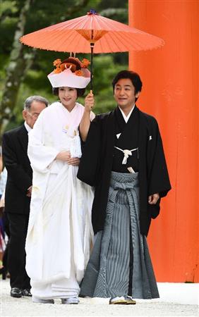 藤原紀香が挙式した上賀茂神社 檜皮を奉納してスクープ祈願！！／芸能