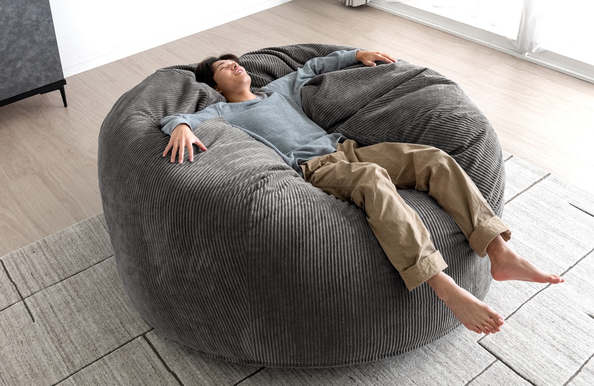 のんの【無言取引✕、プロフ必読】マントルピース 人をダメにするクッション」や「あの学習机」「もはや、ねこ