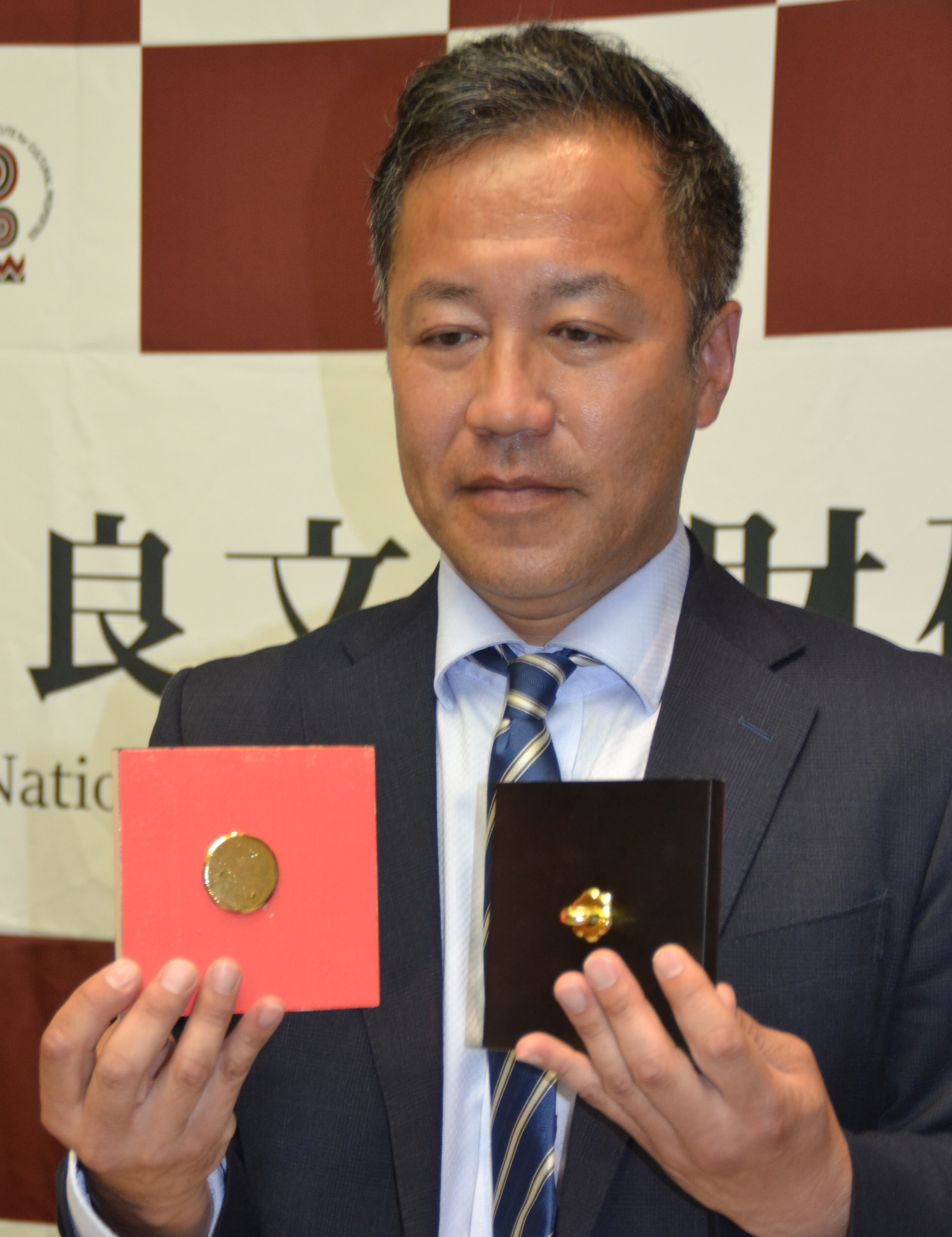 高松塚古墳 調査記念メダル 箱・解説書付き 高松塚古墳 調査記念メダル 箱・解説書付き 高松塚古墳 調査記念メダル